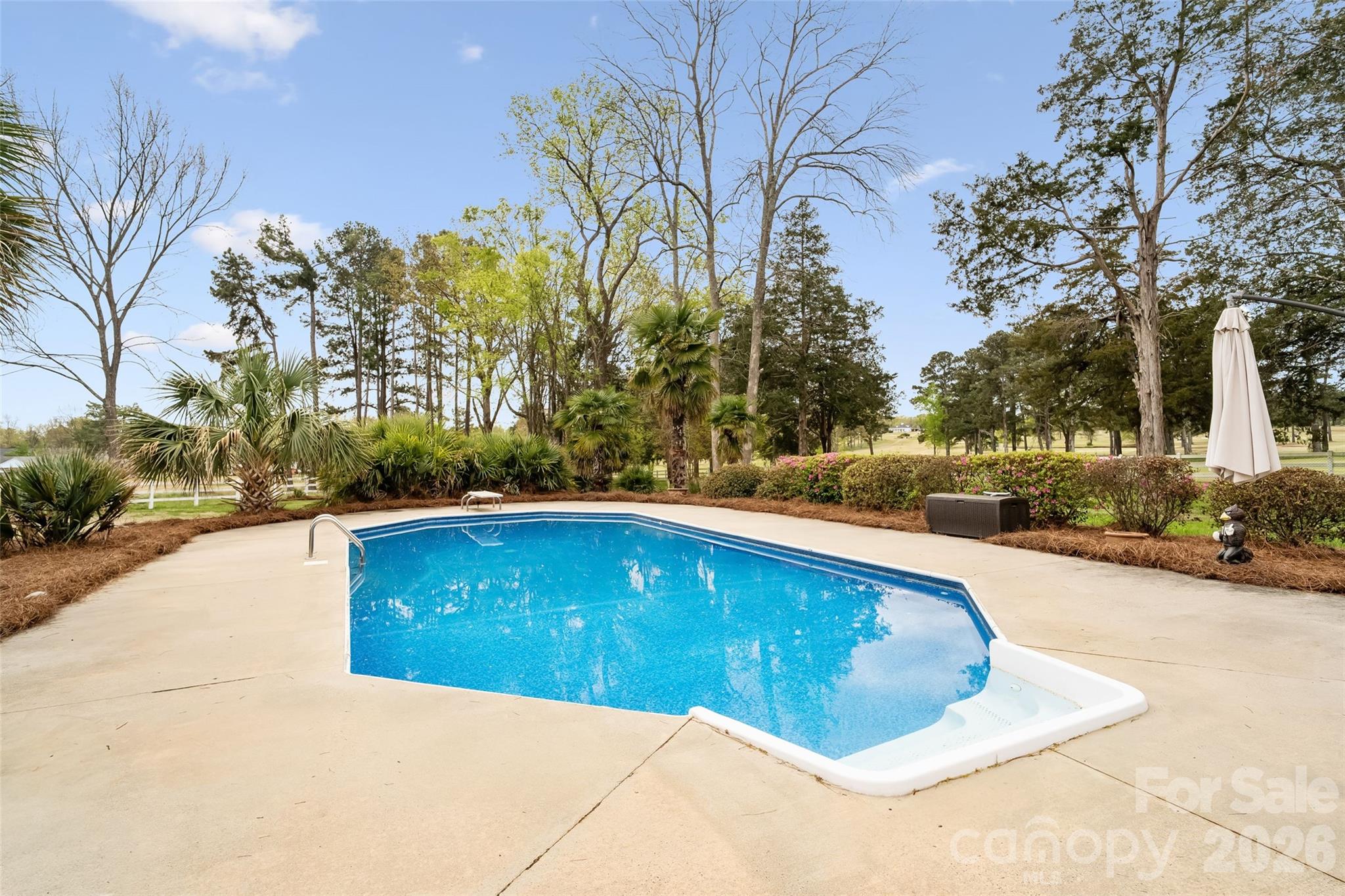 Country Club Estates - Residential