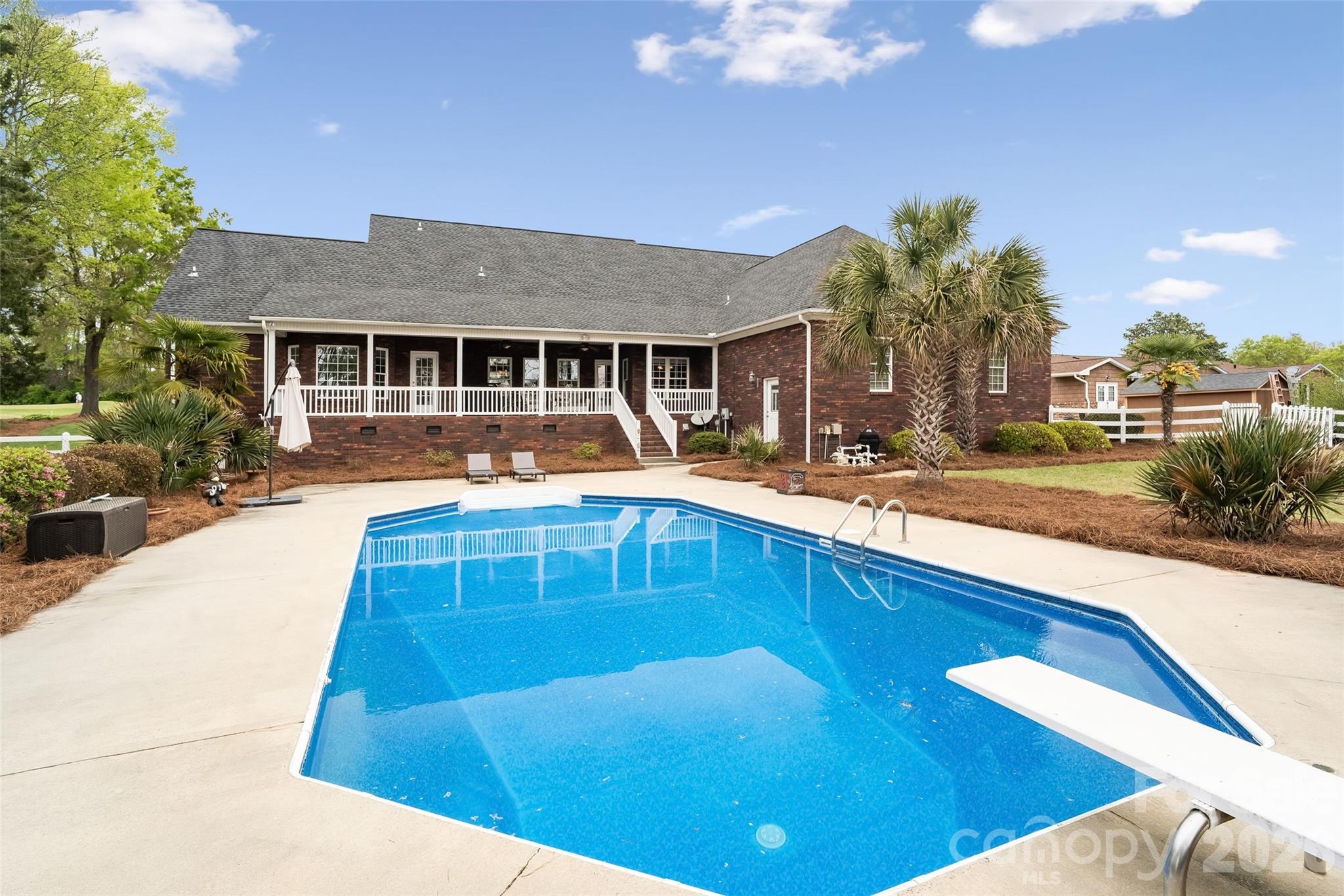 Country Club Estates - Residential