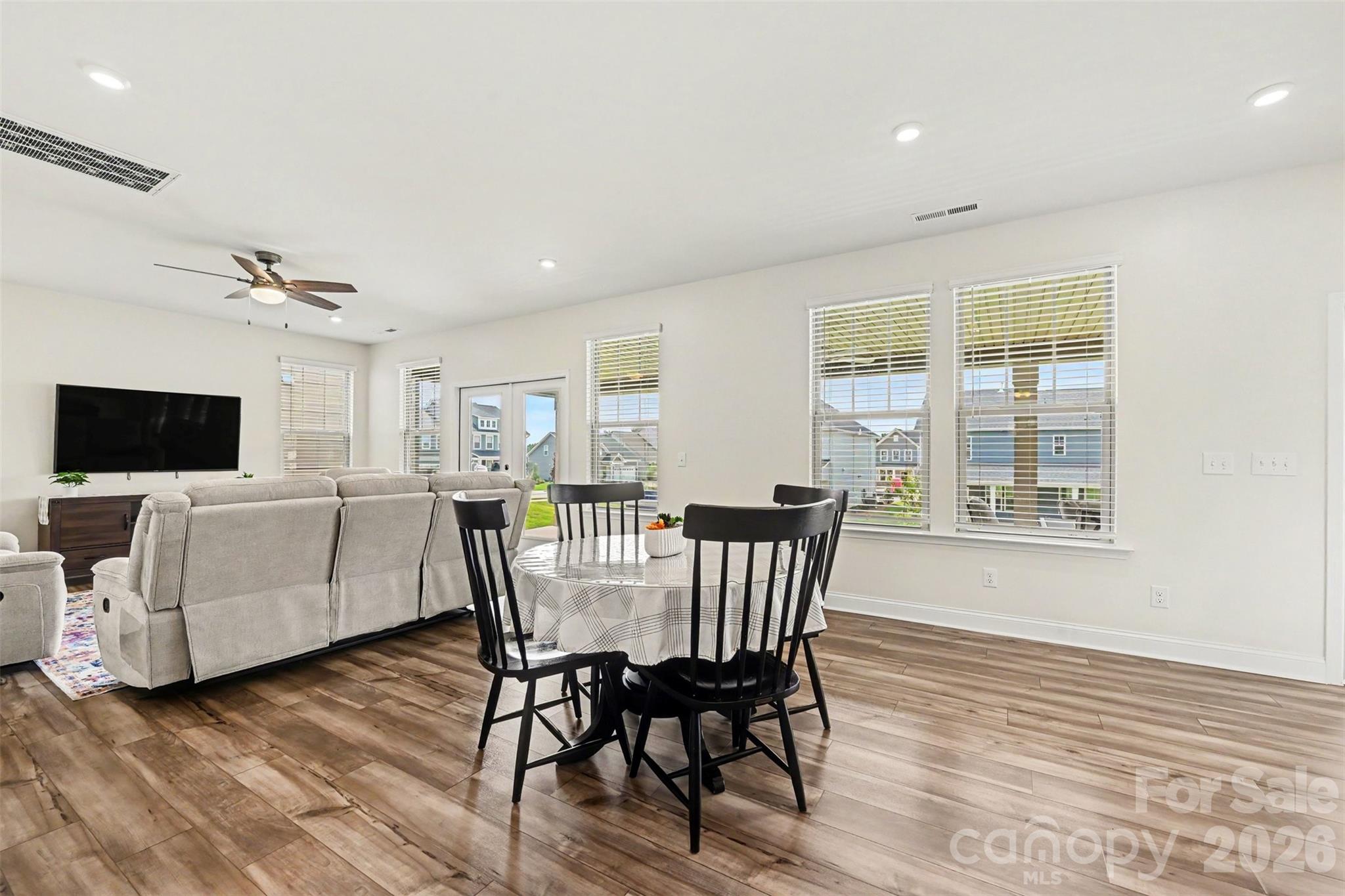 Lakeside Glen - Residential