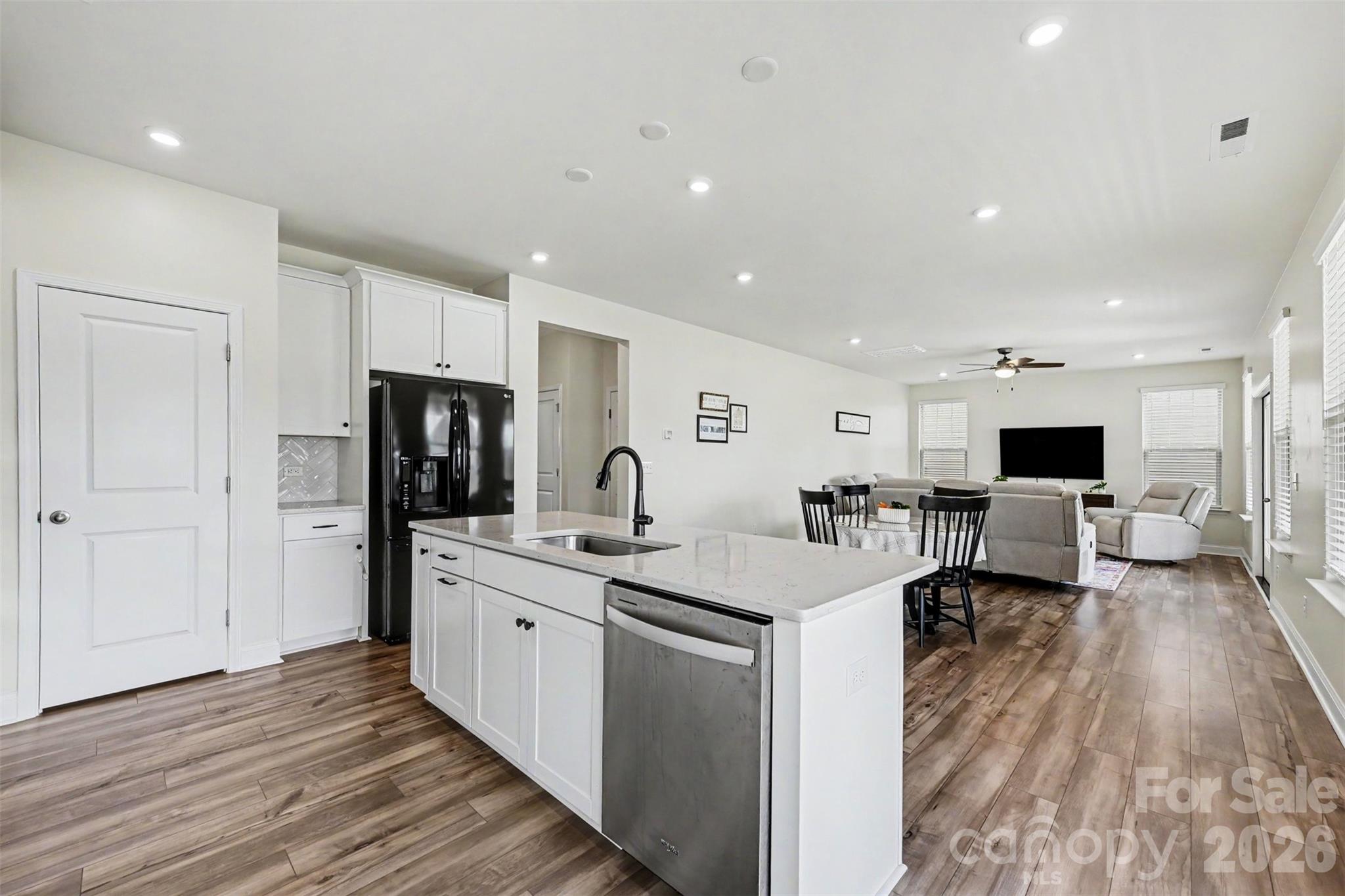 Lakeside Glen - Residential