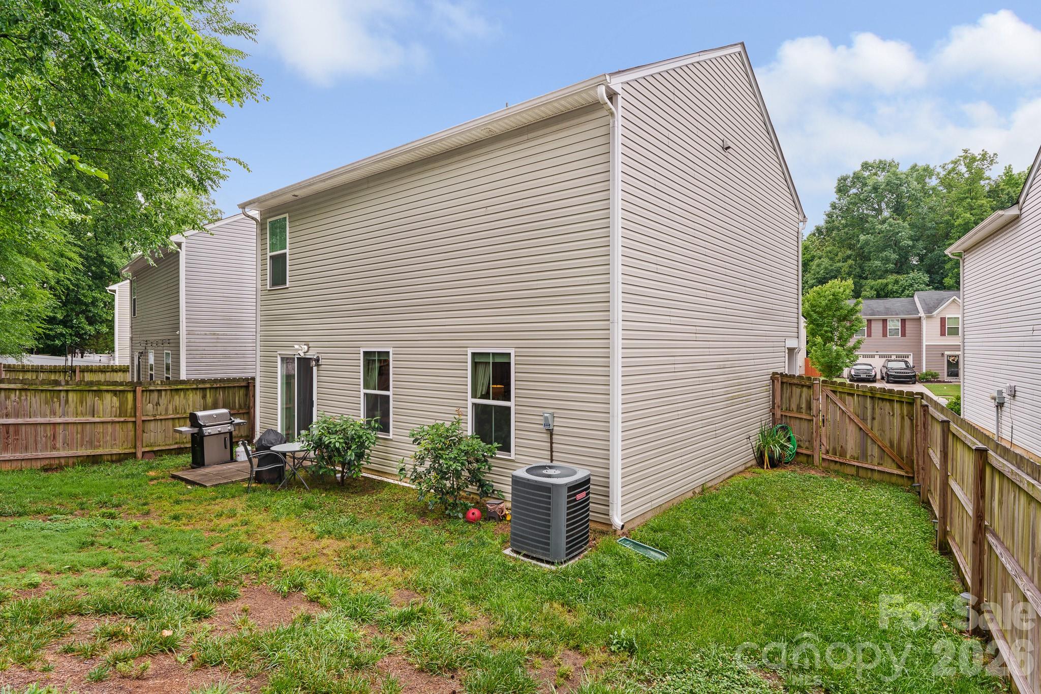 Independence Woods - Residential