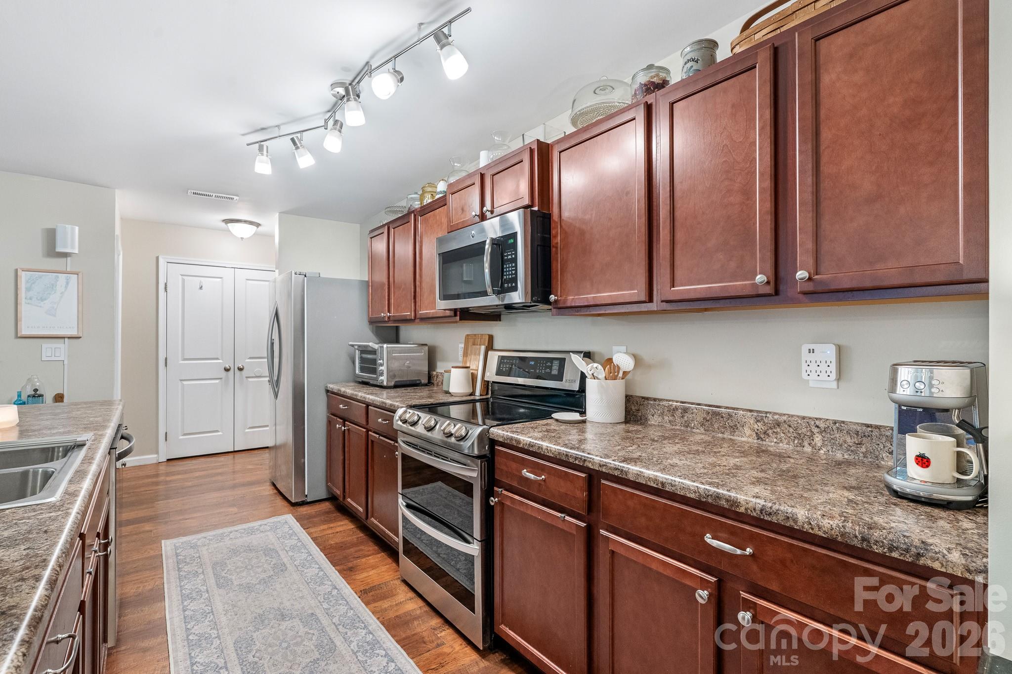 Independence Woods - Residential