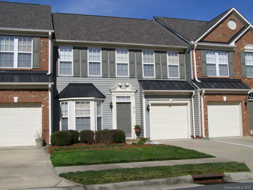 Spacious townhome with 1 car garage in the heart of Lake Wylie! Light-filled Dining/ Great Room area has soaring ceiling & gas FP. Opens to private patio.  Kitchen offers loads of cabinet space & has handy pass-thru/ serving bar to Dining. Bayed Breakfast Nook. Desirable main level Master accented by octagonal tray ceiling. Master Bath has long  vanity & room-sized walk-in closet. Upstairs Loft area is perfect reading nook/office space. Two large secondary BRs, both w/ WIC.  New Roof 2011.