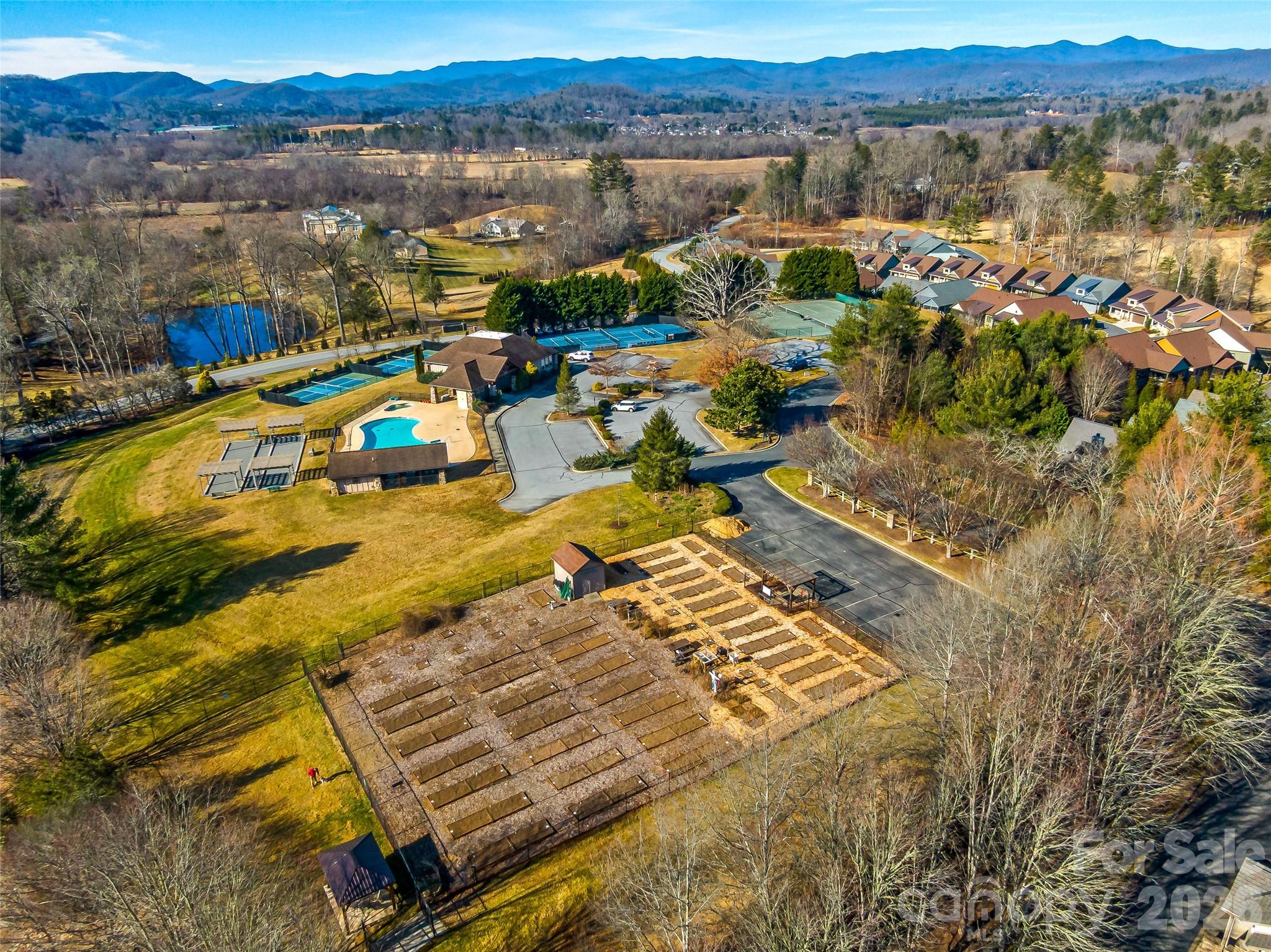 Cummings Cove - Residential