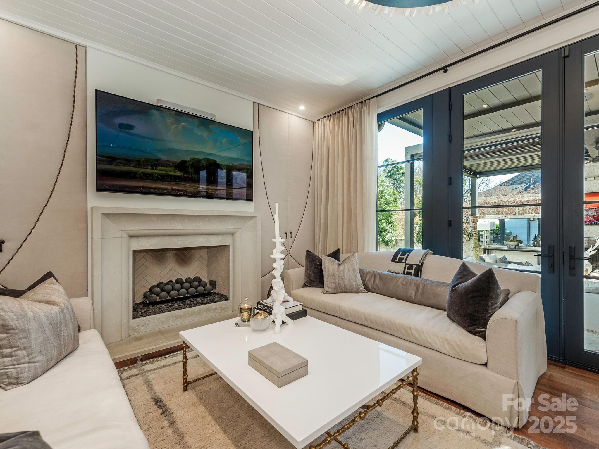 Kenwood Sharon Lane - Residential