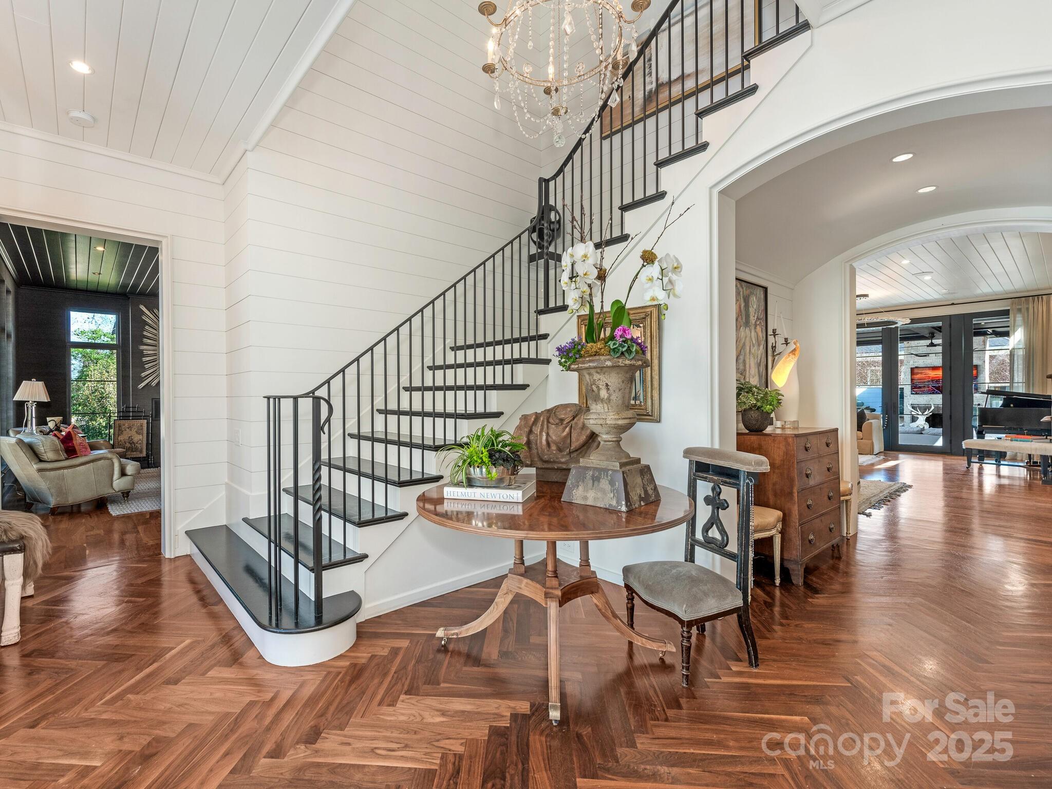 Kenwood Sharon Lane - Residential