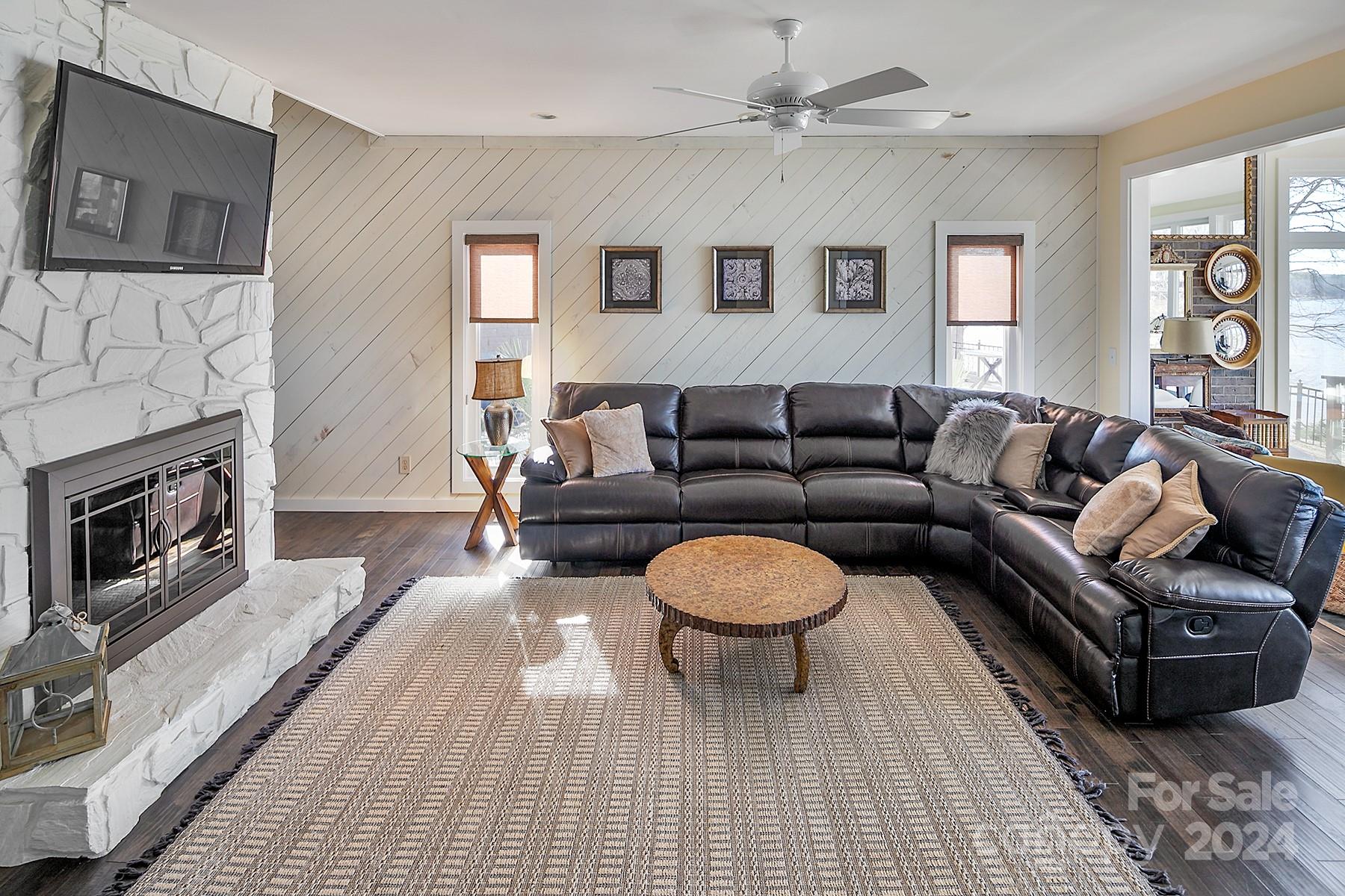 Tega Cay - Residential