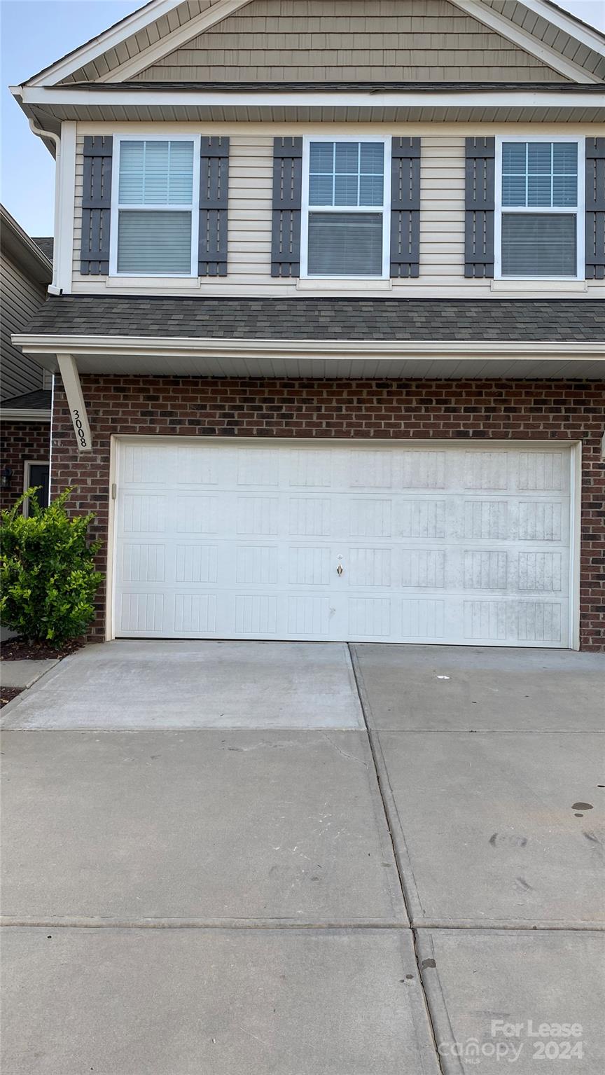 Beautiful Townhome in Summerlake! 3 large bedrooms and a huge loft provides ample space to live and work! Please schedule an appointment to see. This 3BD/2.5BA townhome is a must see! Located in Summerlake in the Regent Park/Manor area, the property boasts a contemporary kitchen with large island, granite countertops with stainless steel appliances, Open floor plan Finished 2-car garage, refrigerator, washer and dryer are included in the unit.