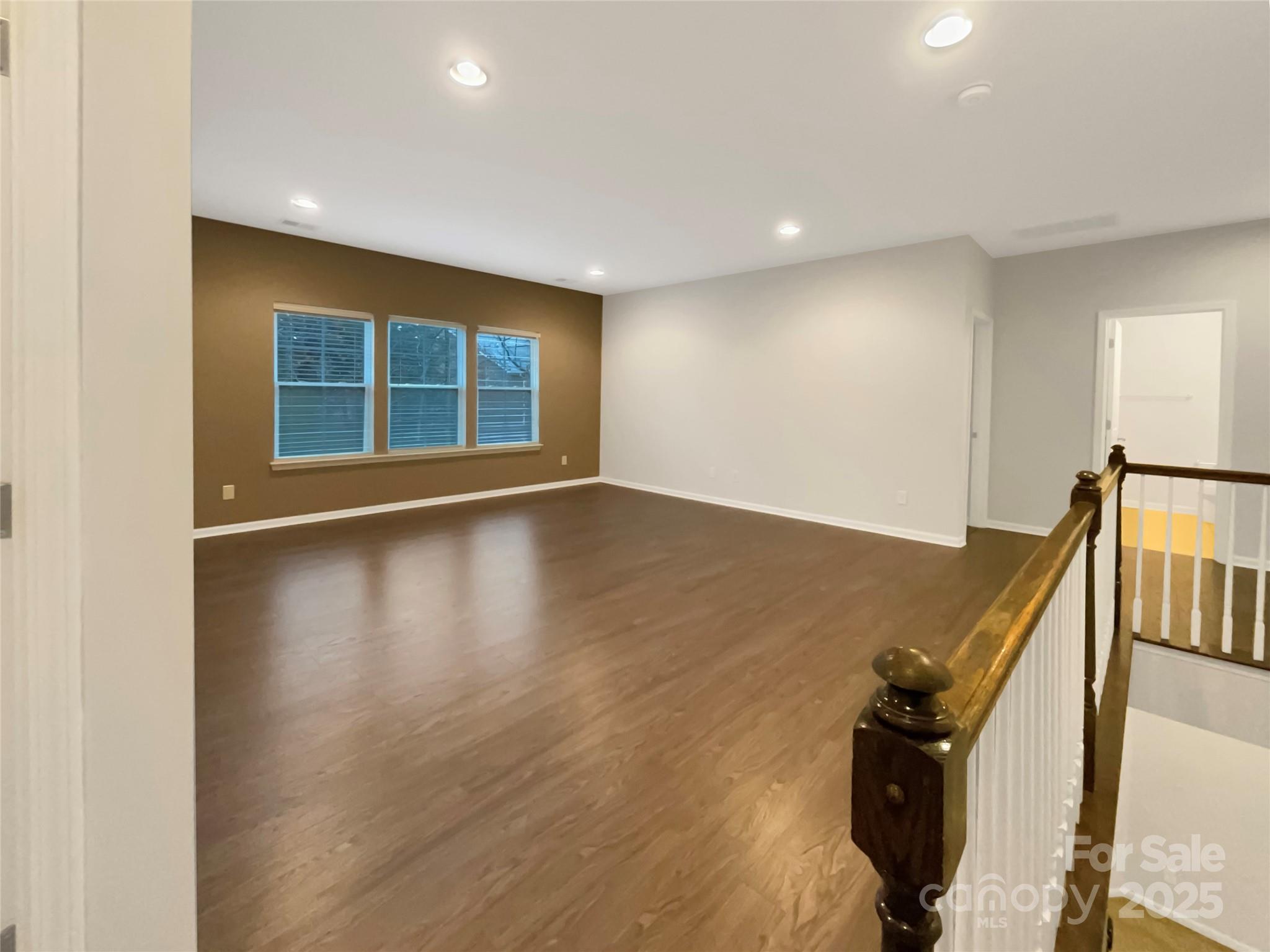 River Lakes - Residential