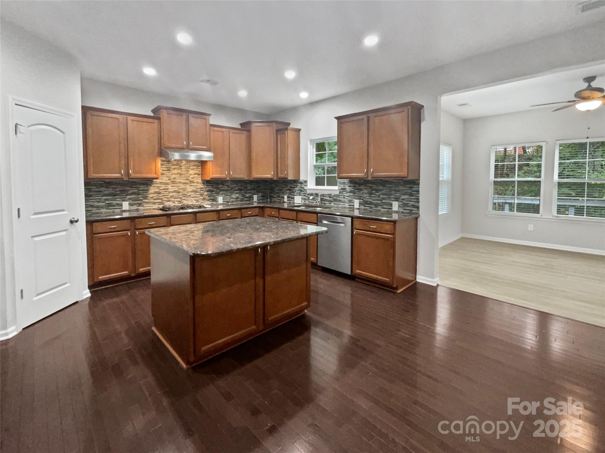 River Lakes - Residential