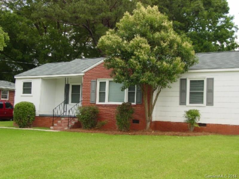 Completely renovated   All new Kitchen, Custom Cabinets, Neutral colors
Move-in condition.
