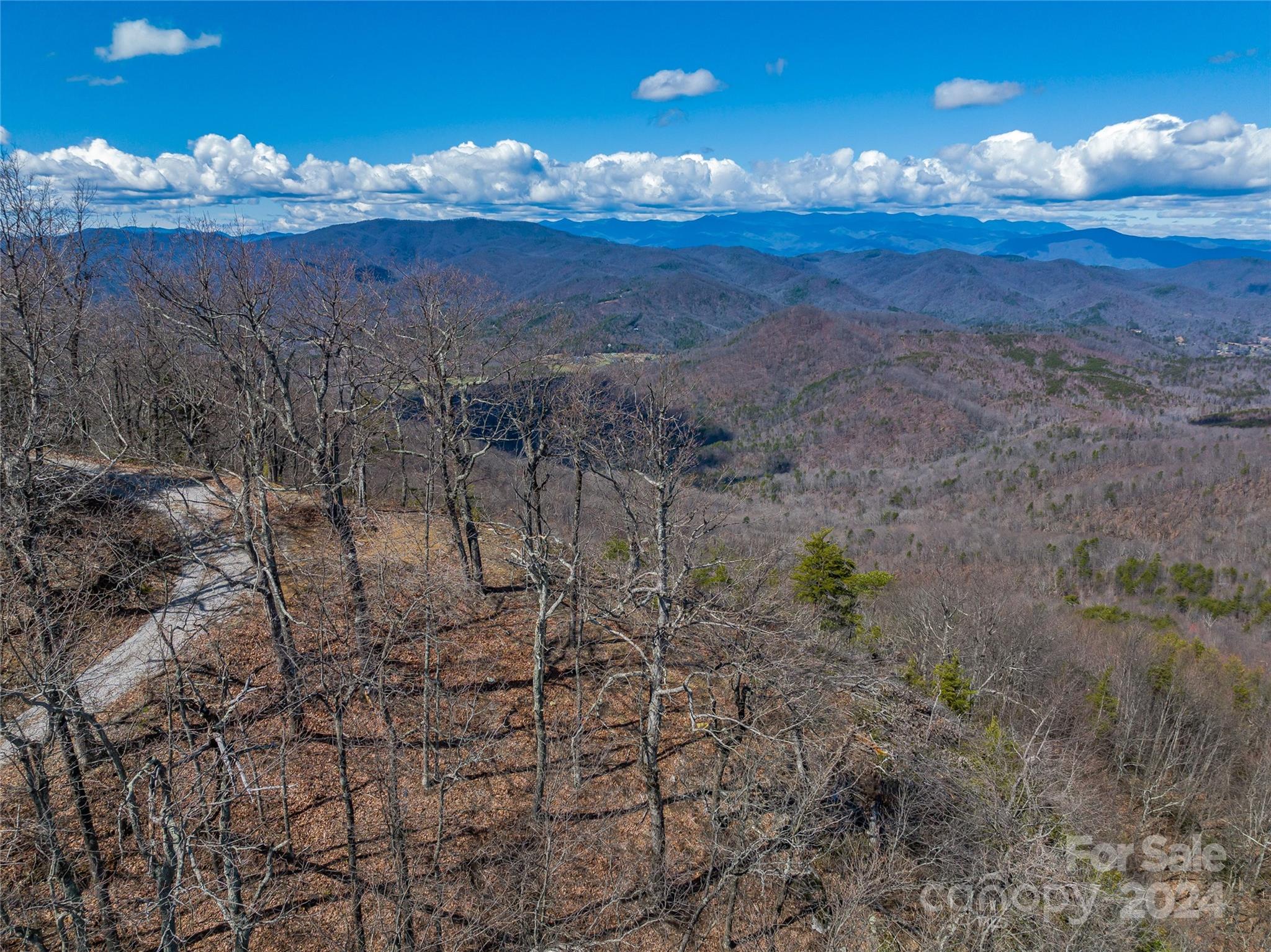 Queens Gap - Land