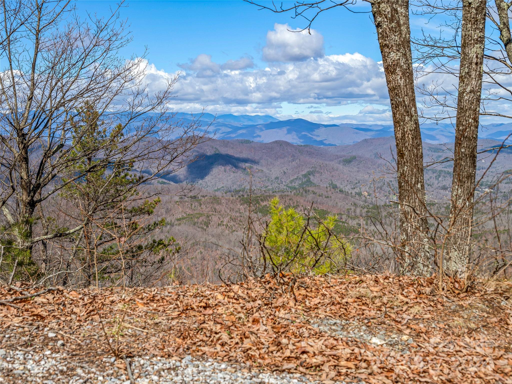 Queens Gap - Land