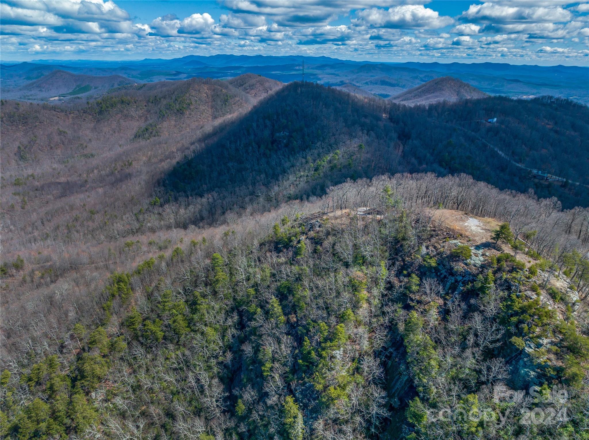 Queens Gap - Land