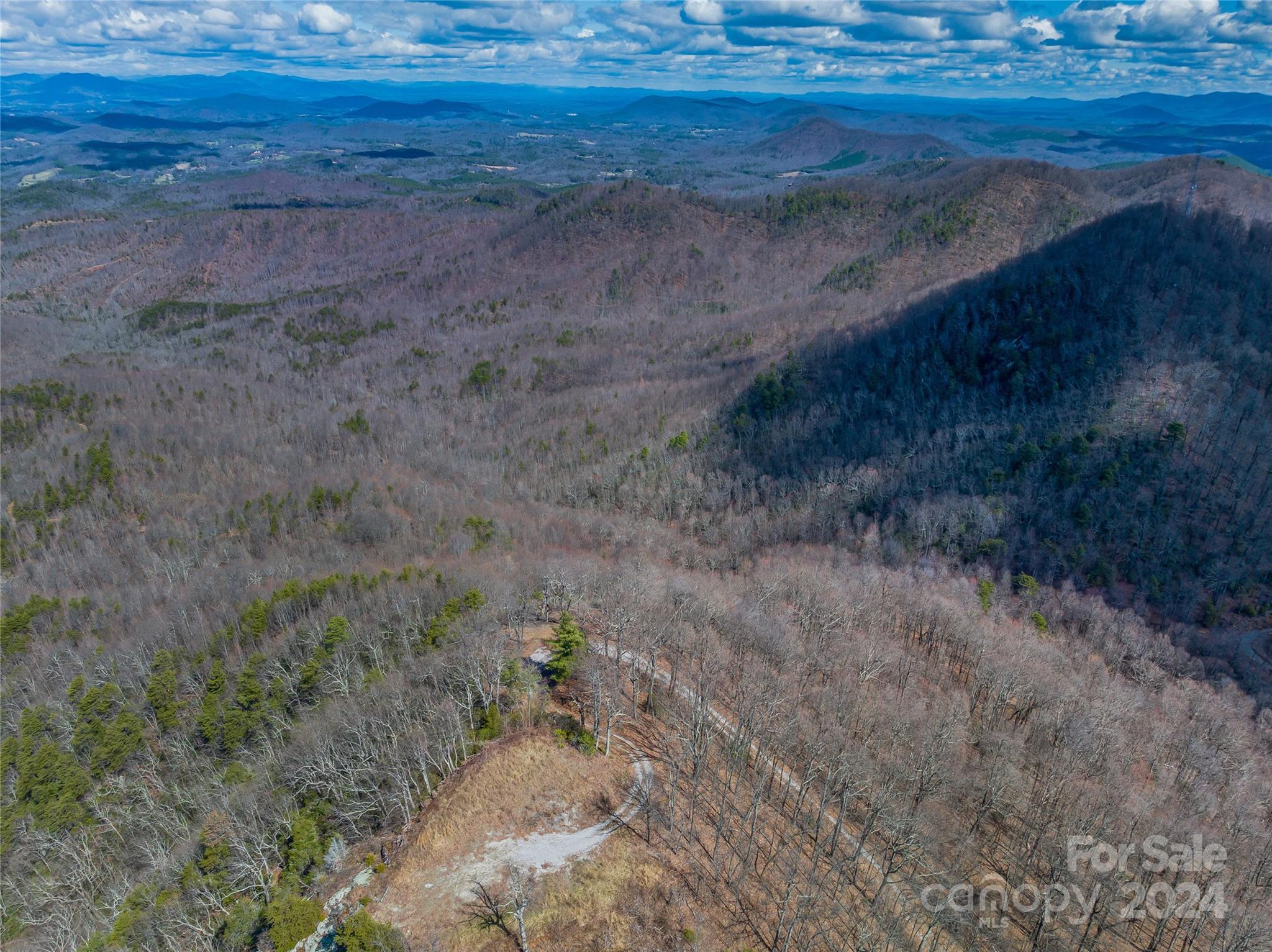 Queens Gap - Land