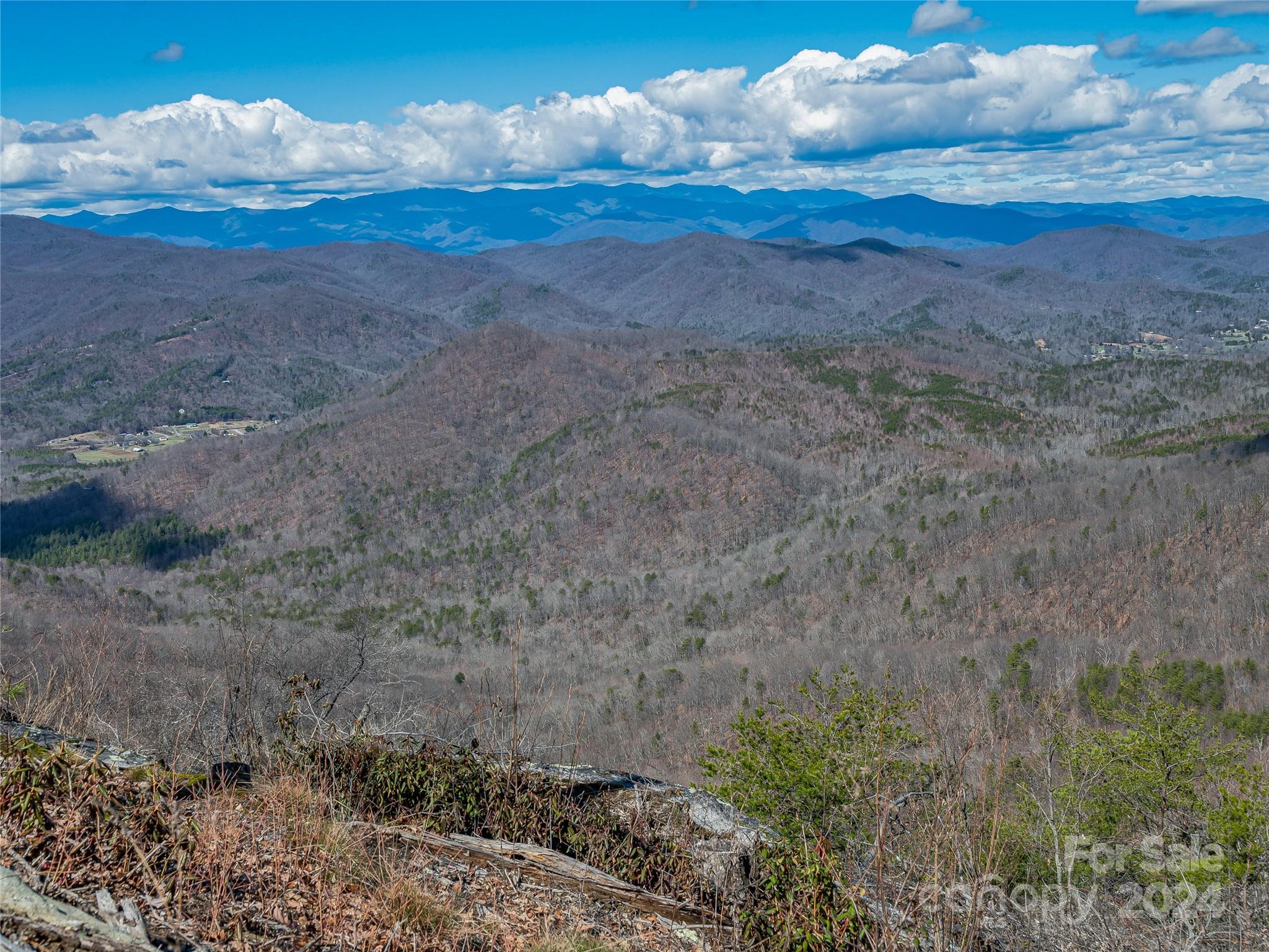 Queens Gap - Land