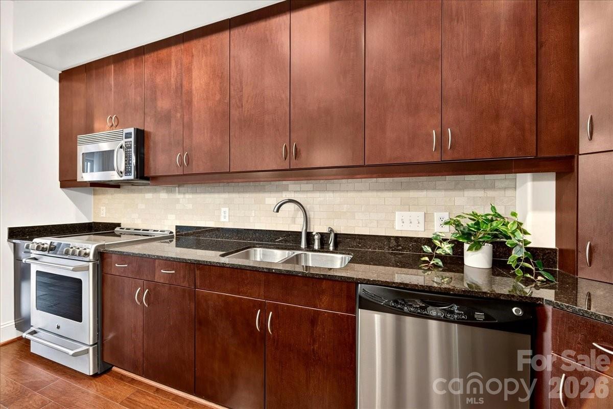 Piedmont Row - Residential