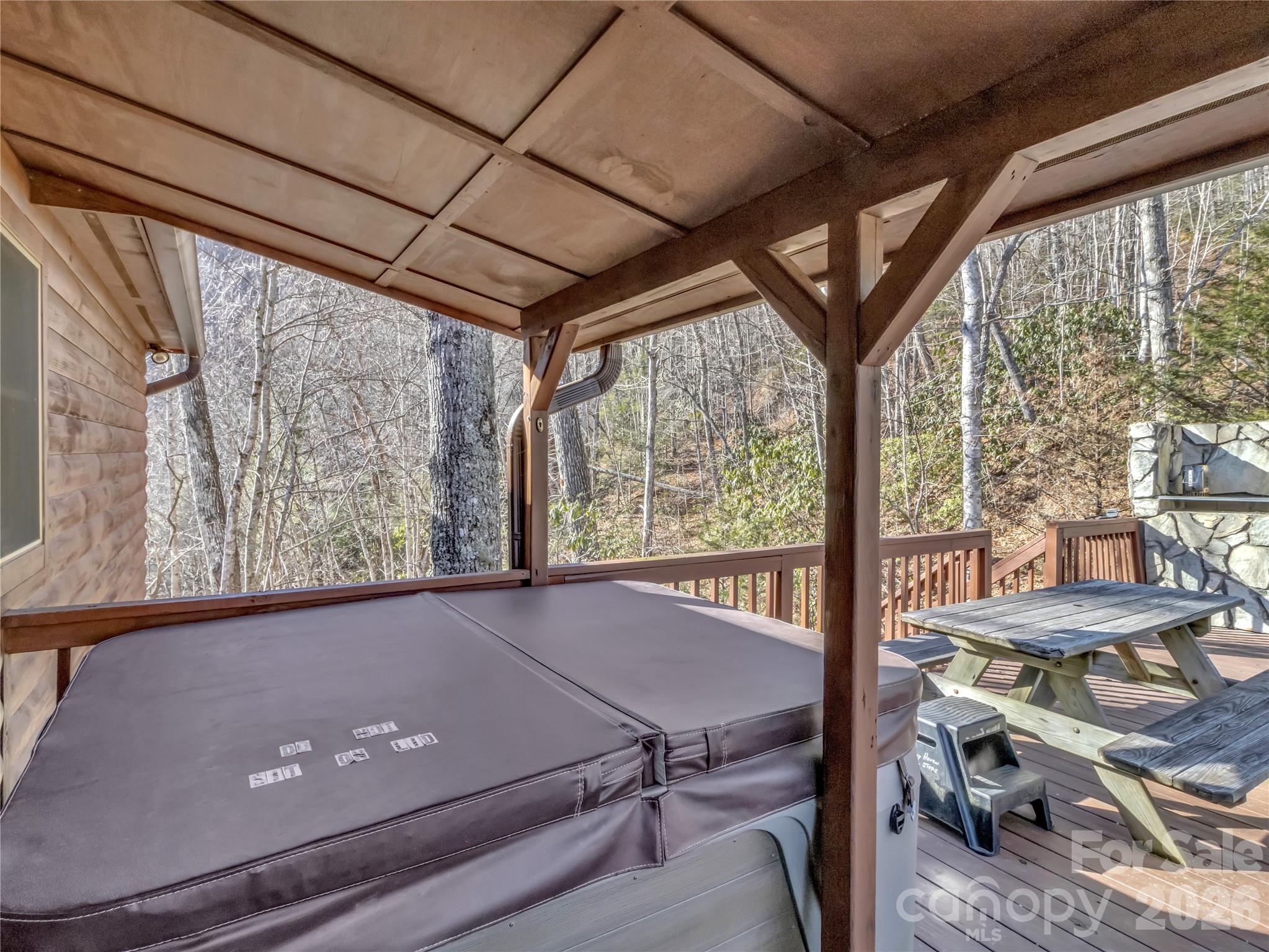 Creekside Villas - Residential