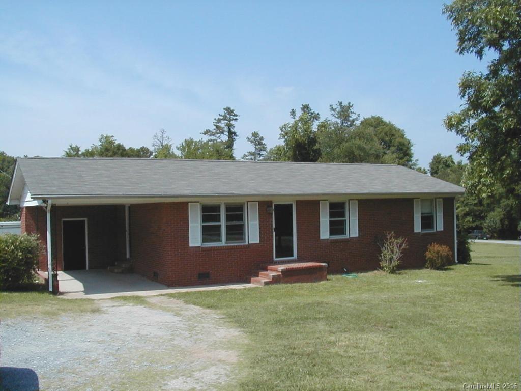 3BR 2BA Ranch, Clean & Nice, Photos do not show the New kit cabinets with New Corian Counter tops, New Kit Sink & Faucet, New Kit/Dining Floor, New Kit/Dining Light Fixtures, New Microwave. Range, Refrigerator, Dishwasher, W & D hookups. Central Heat & Air, Pub. Water, .50 Ac lot, near I-77. No pets/smoking & Good Credit. Owner is Broker