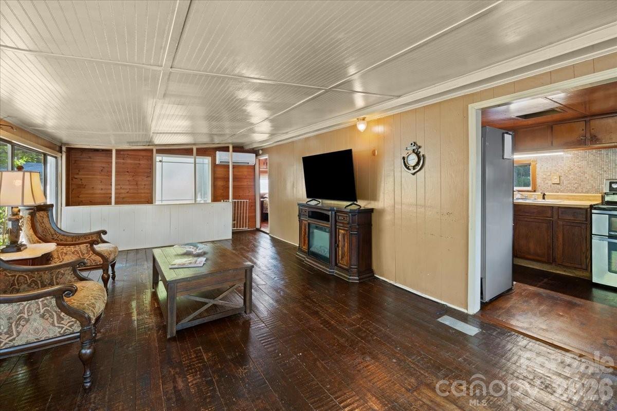 Holiday Shores - Residential