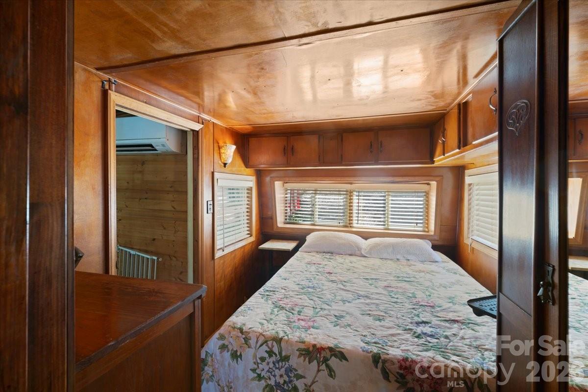 Holiday Shores - Residential