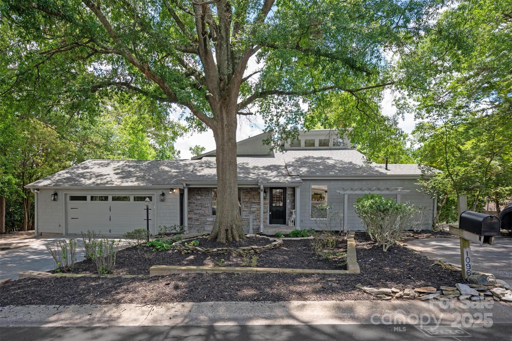 Tega Cay - Residential