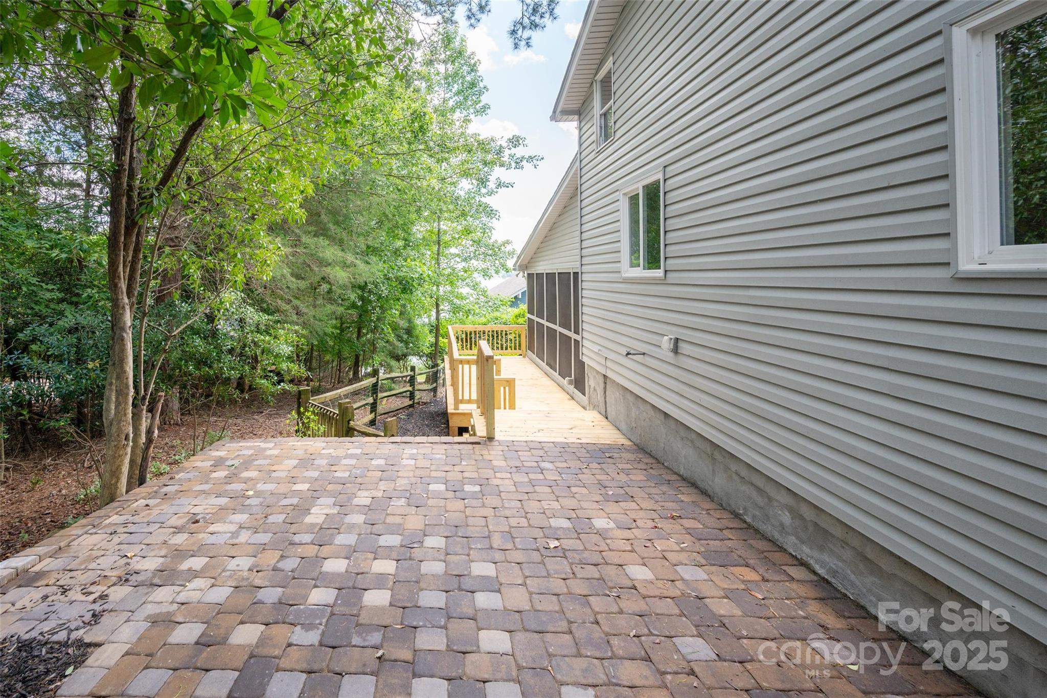 Tega Cay - Residential