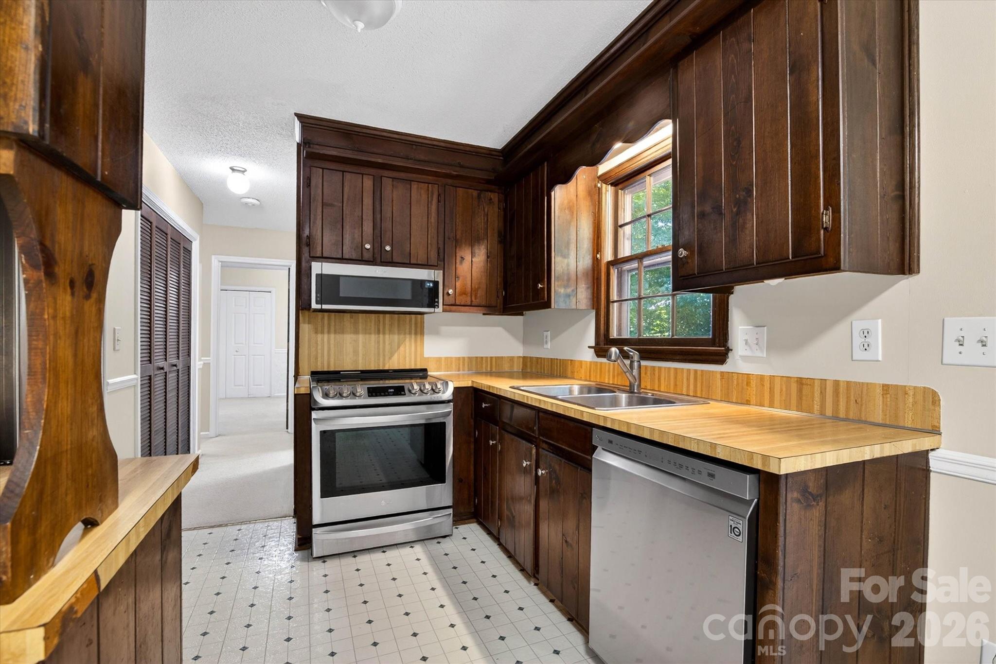 Country Oaks - Residential