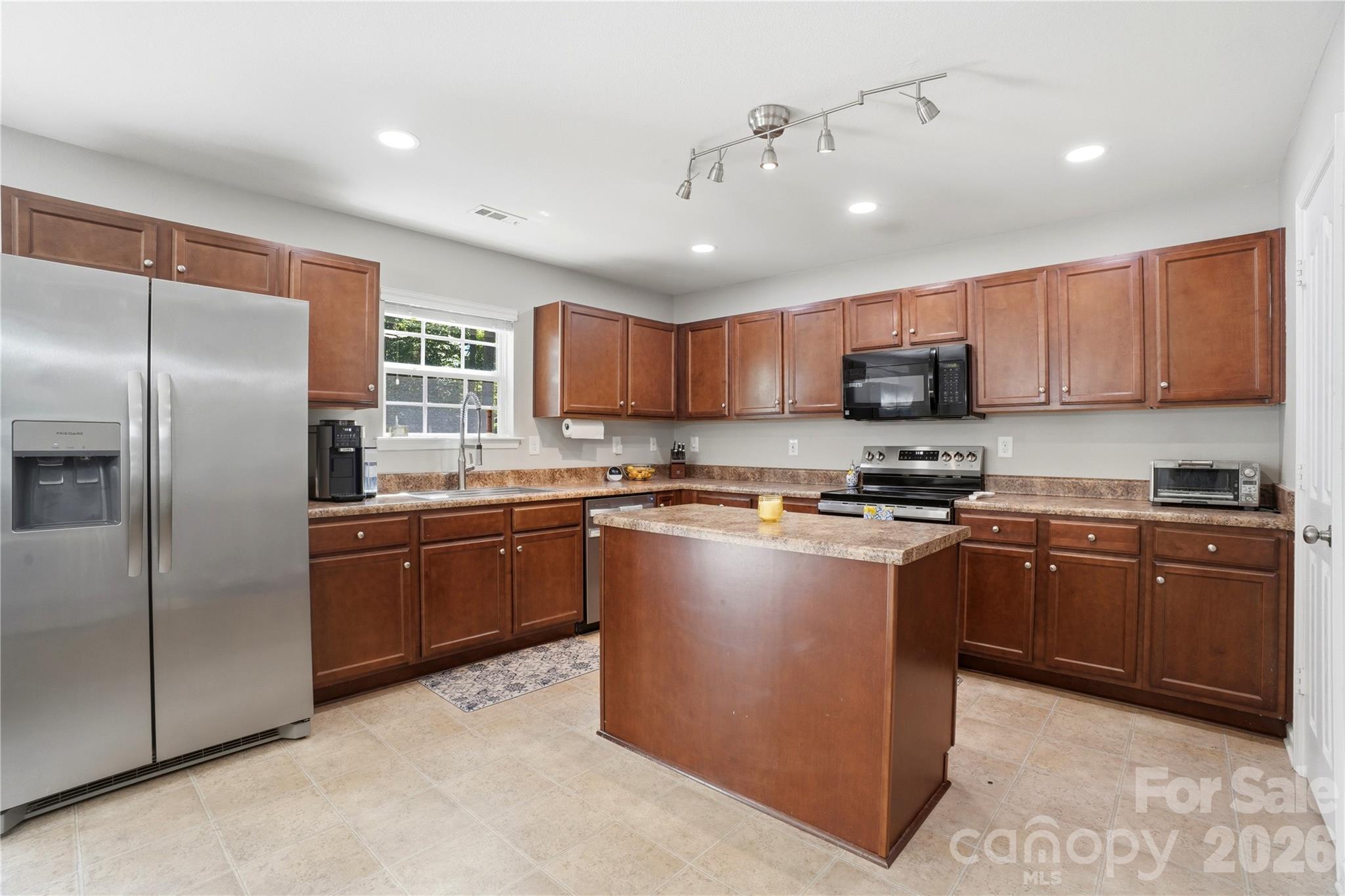 Davis Meadows - Residential