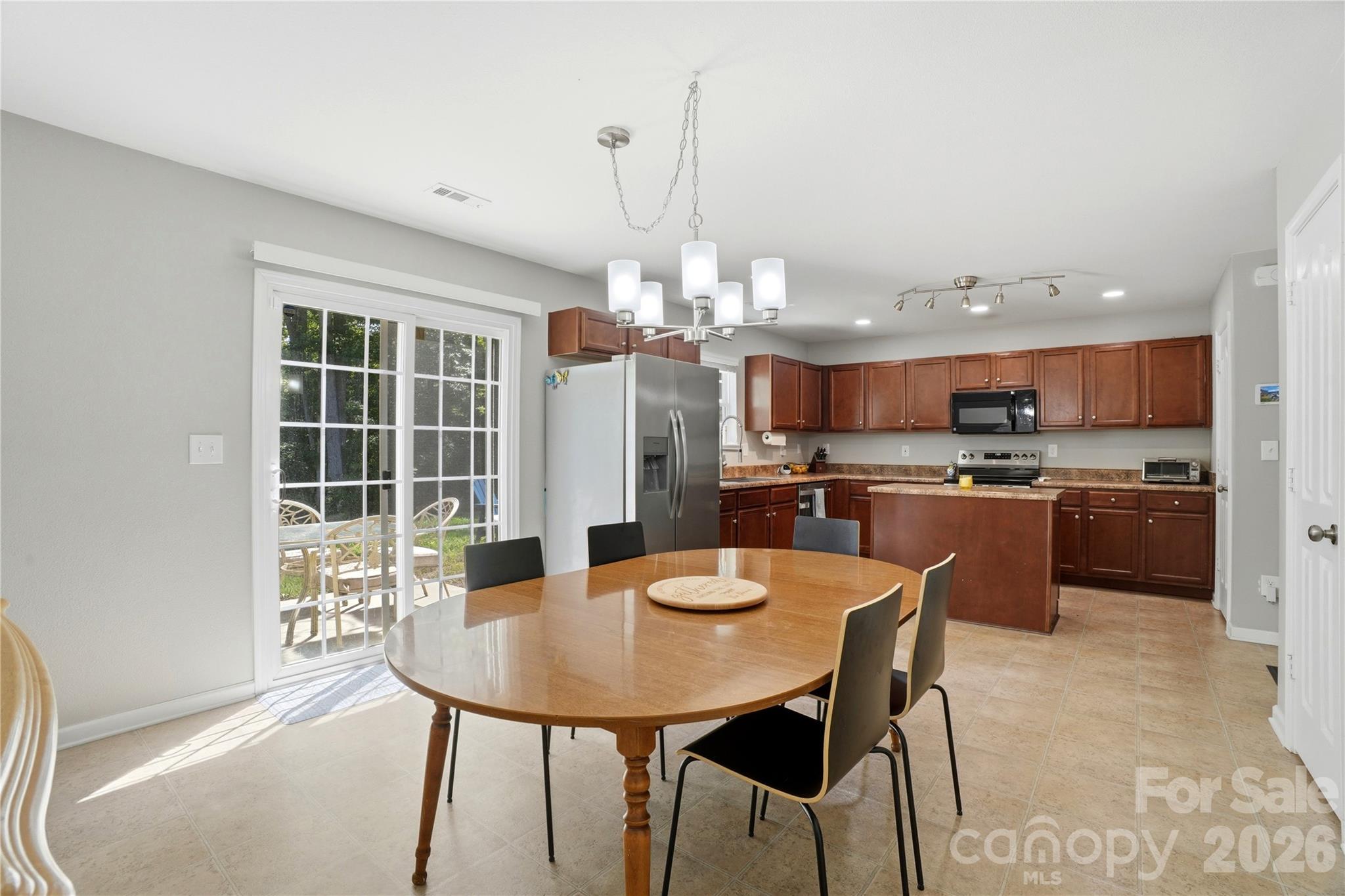 Davis Meadows - Residential