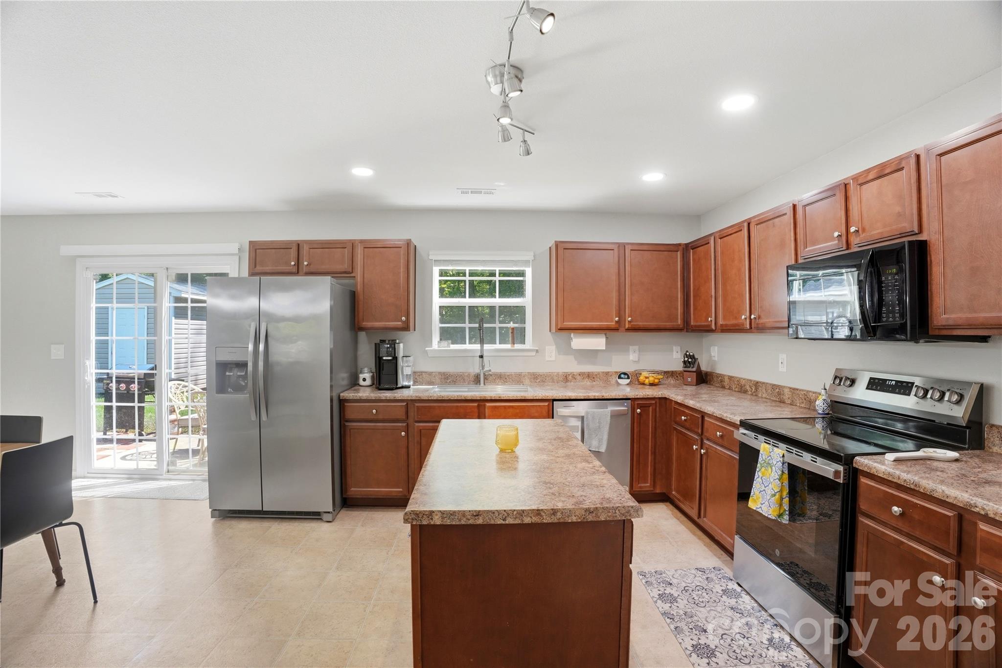 Davis Meadows - Residential