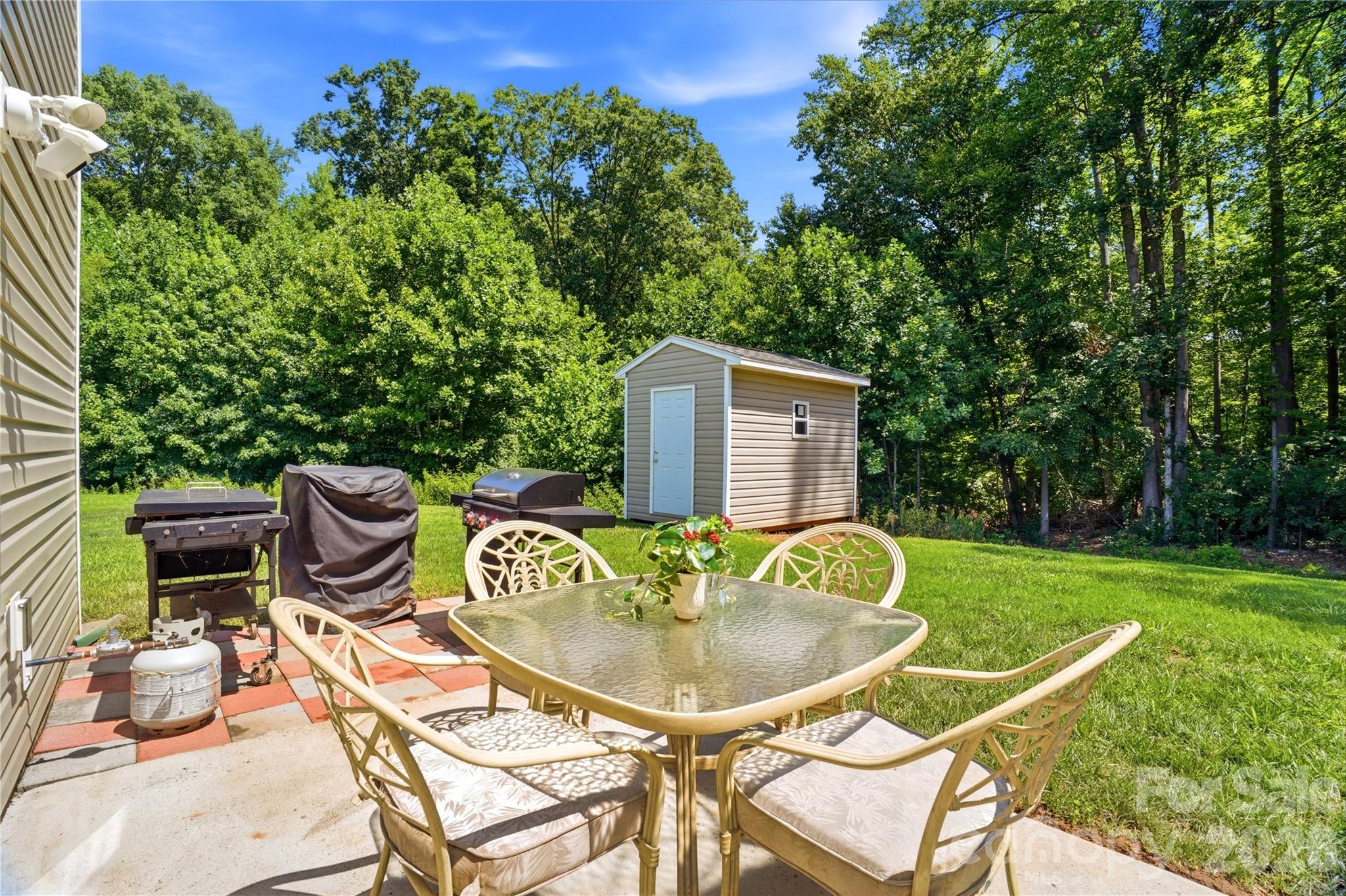 Davis Meadows - Residential