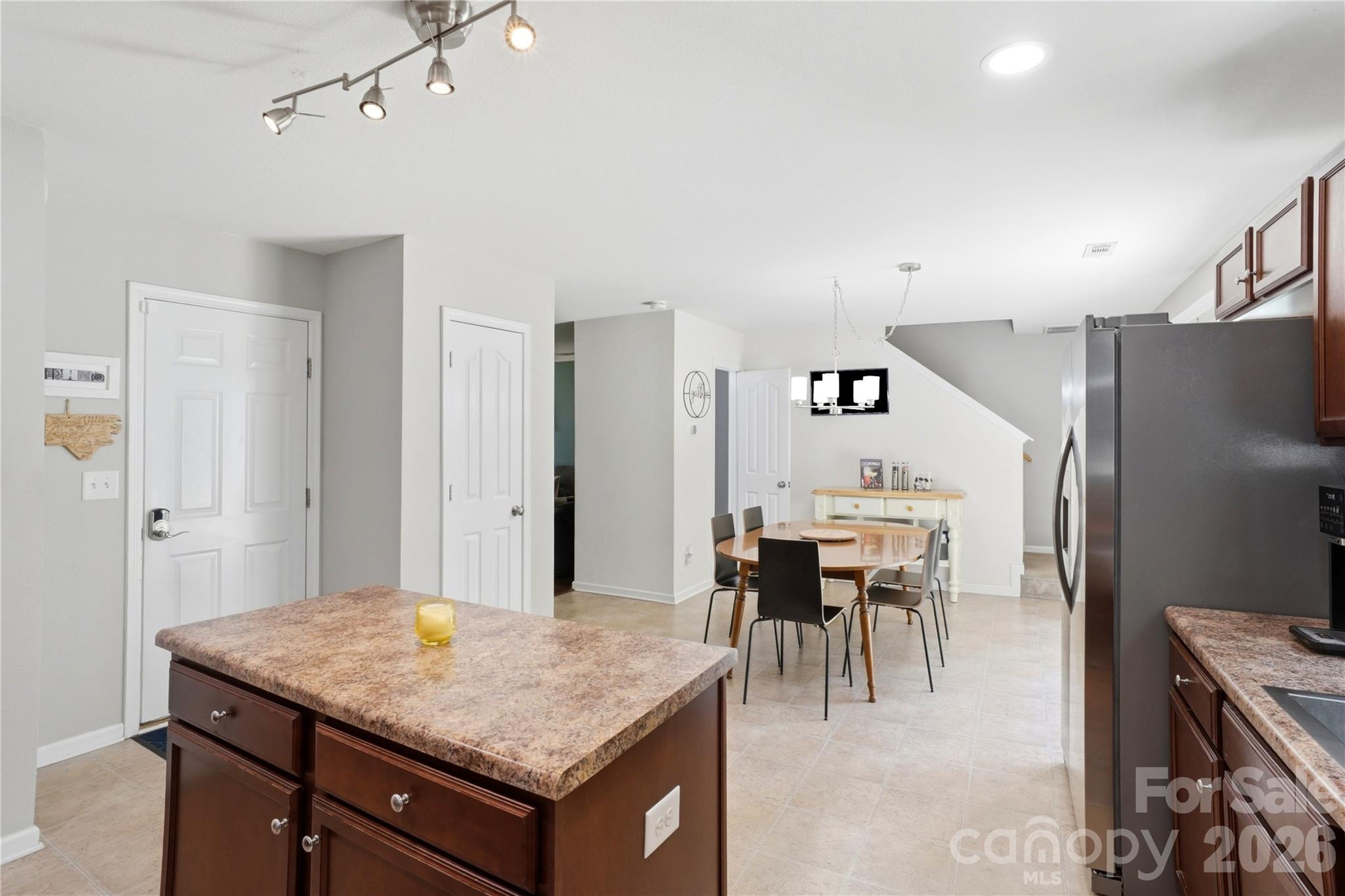 Davis Meadows - Residential