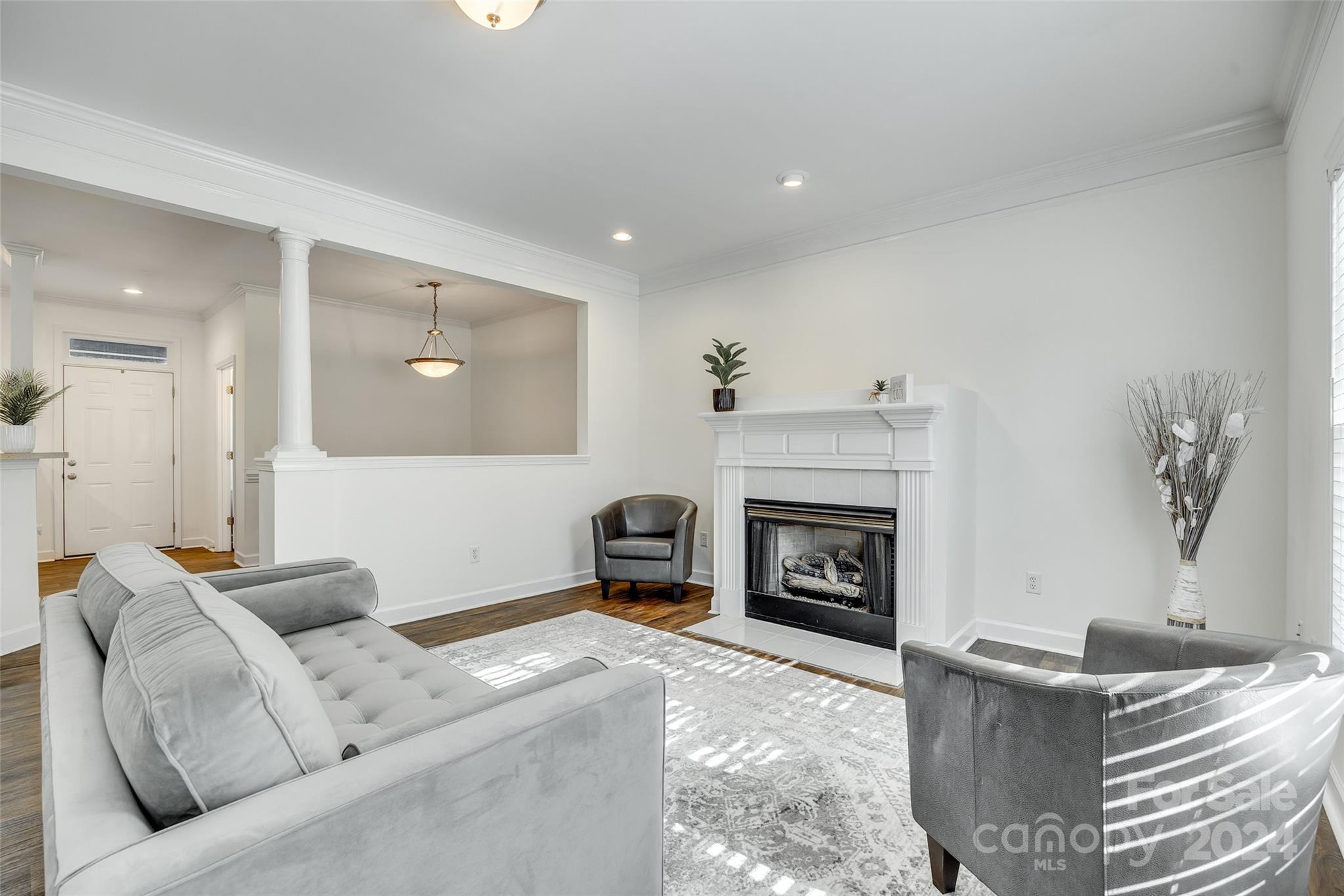 Rare find - small community close to the hospital, Winthrop University and Main St.

Tucked away in a private 12-unit community, this 3 bedroom, 2 ½ bath townhome offers modern comfort. Recent upgrades include new carpeting, neutral paint, and stylish vinyl plank flooring. Cozy up by the gas log fireplace and enjoy the convenience of included appliances and a new HVAC system. With low HOA dues and a PRIME LOCATION this home has it all. 

Schedule your showing today and make this home yours!