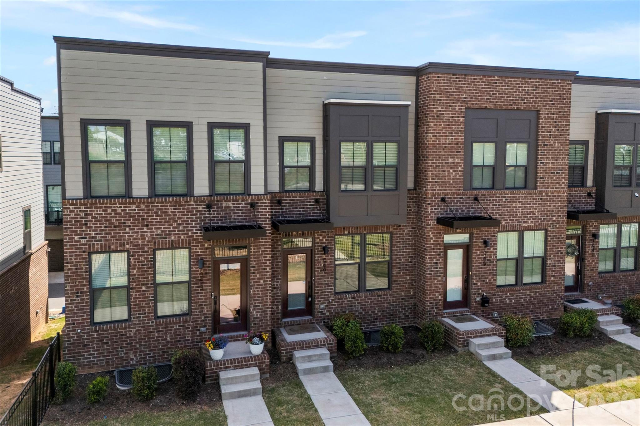 Southrail Station - Residential