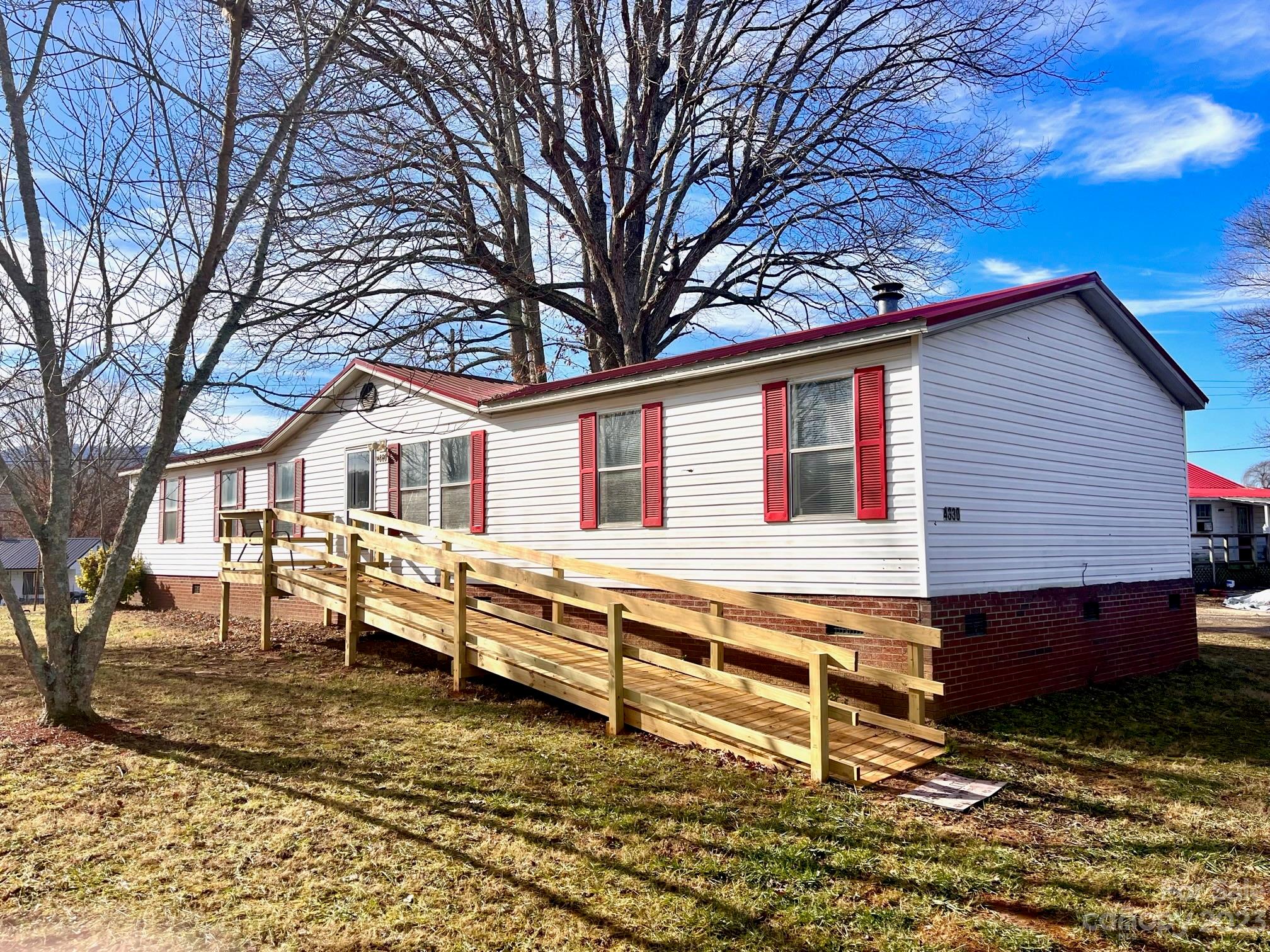 This quaint home located in the beautiful town of Morganton features 3 bed 2 bath home, and boasts .53 cleared acres, a bonus room, dining room, and office area. With a split bedroom plan, you can enjoy privacy in the primary bedroom away from the other occupant's rooms. New Hvac unit installed in 2021, new tin roof in 2019. Its hard to find homes like this in this price range! come see it before its too late and you miss a great opportunity!