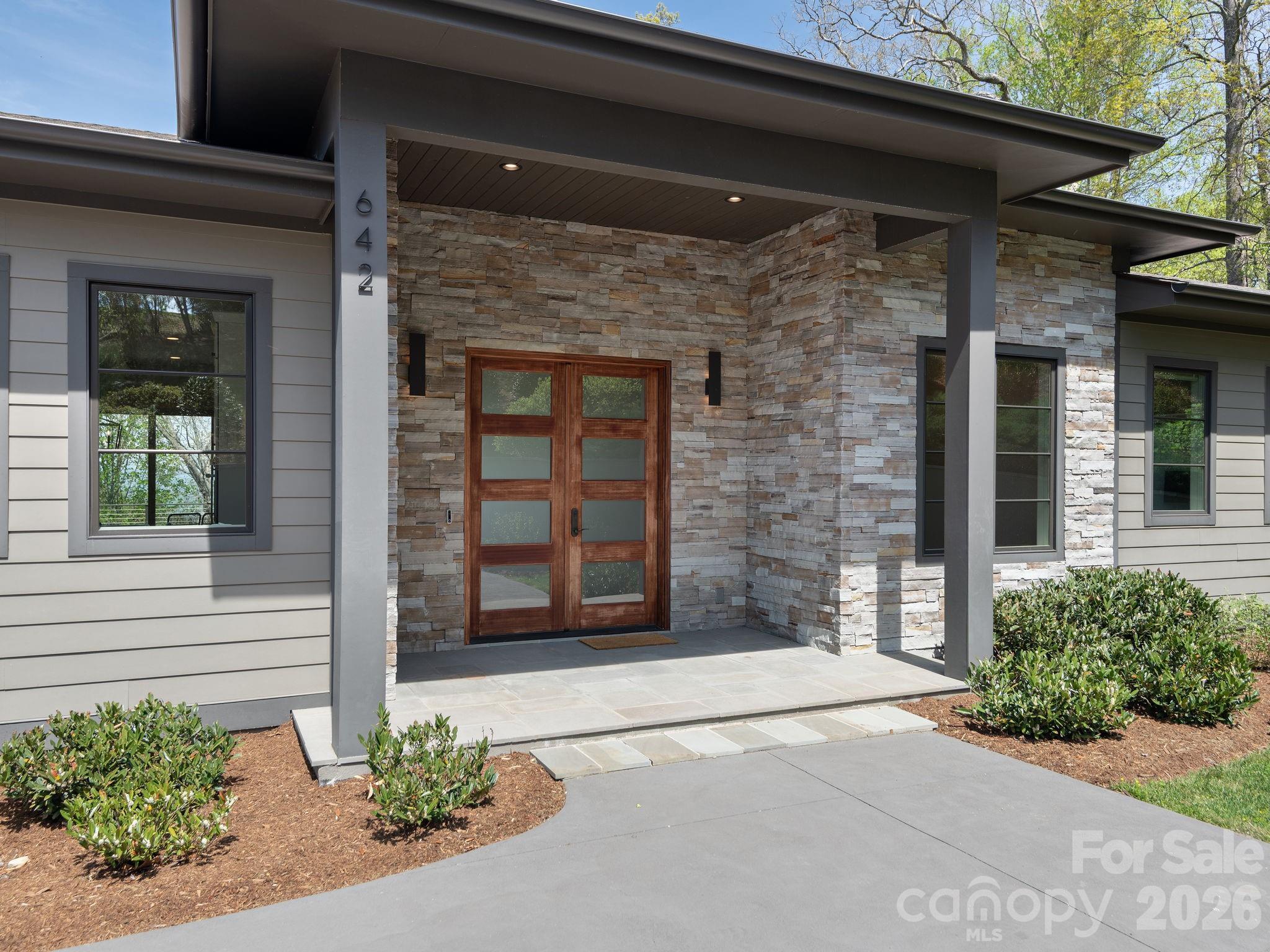 Reynolds Mountain - Residential