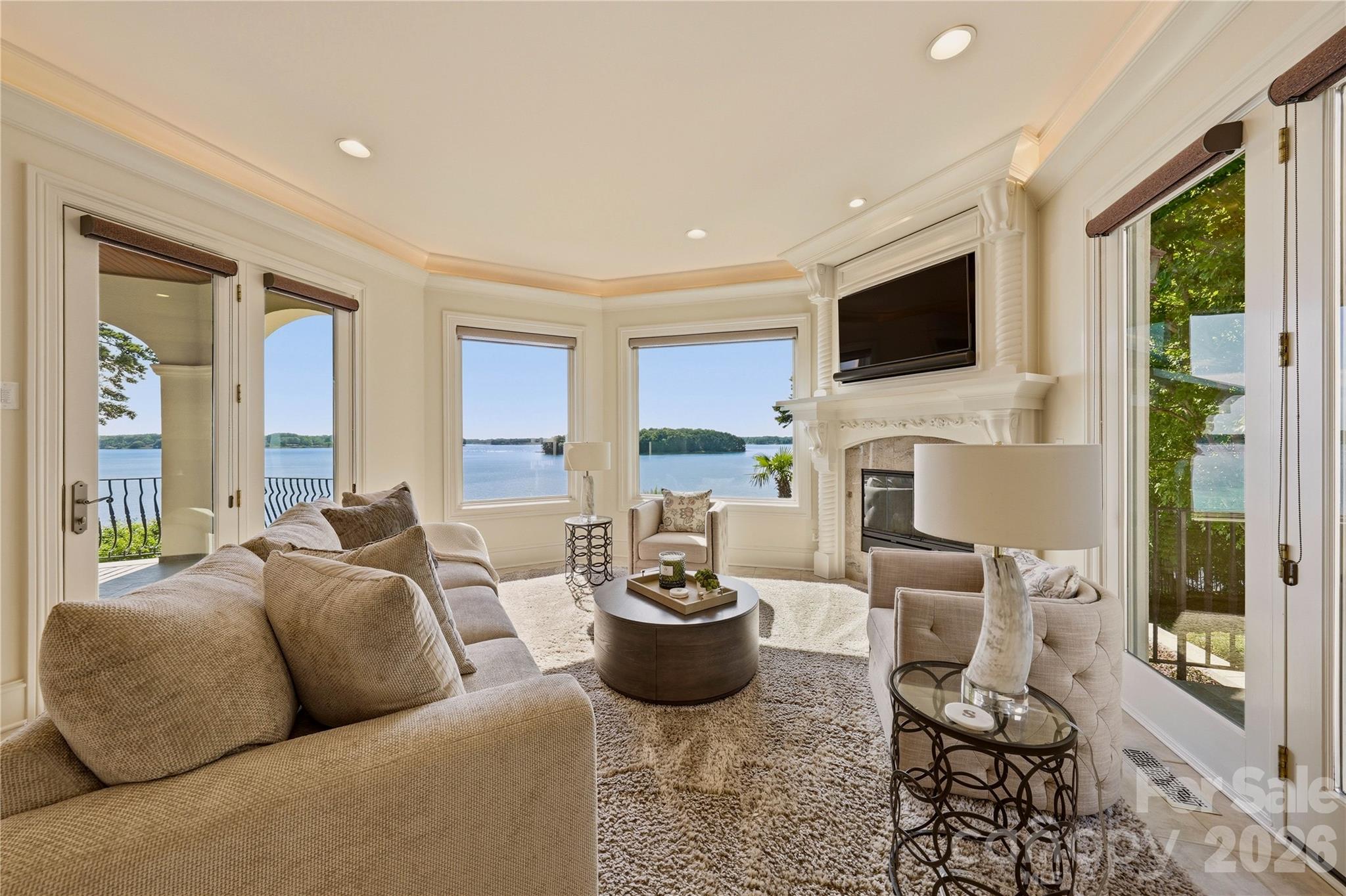 The Peninsula - Residential