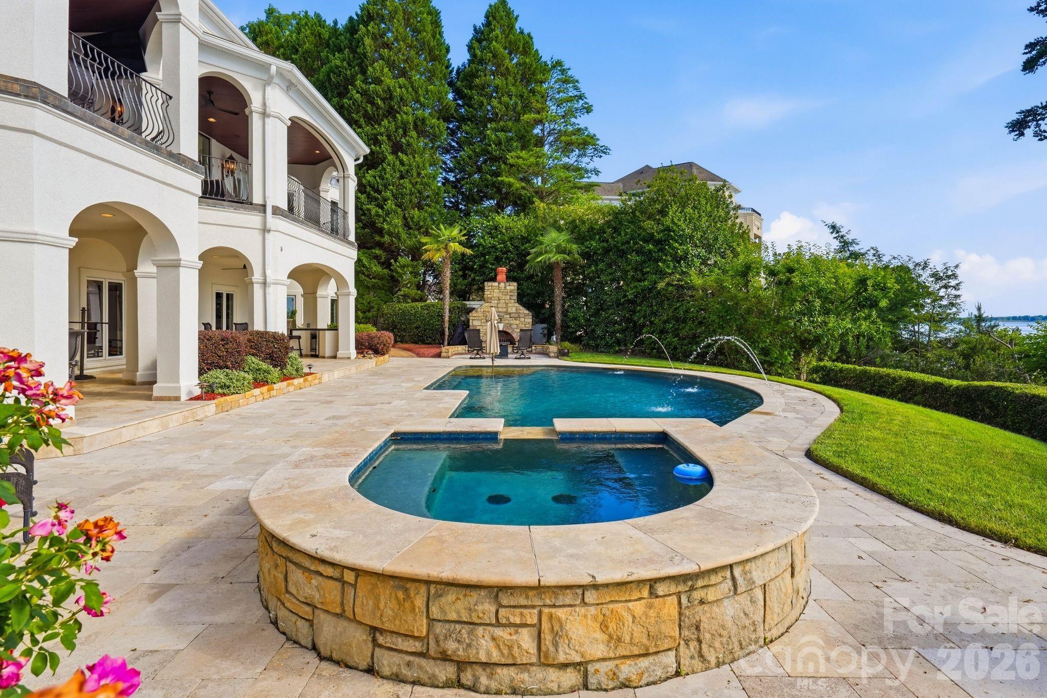 The Peninsula - Residential