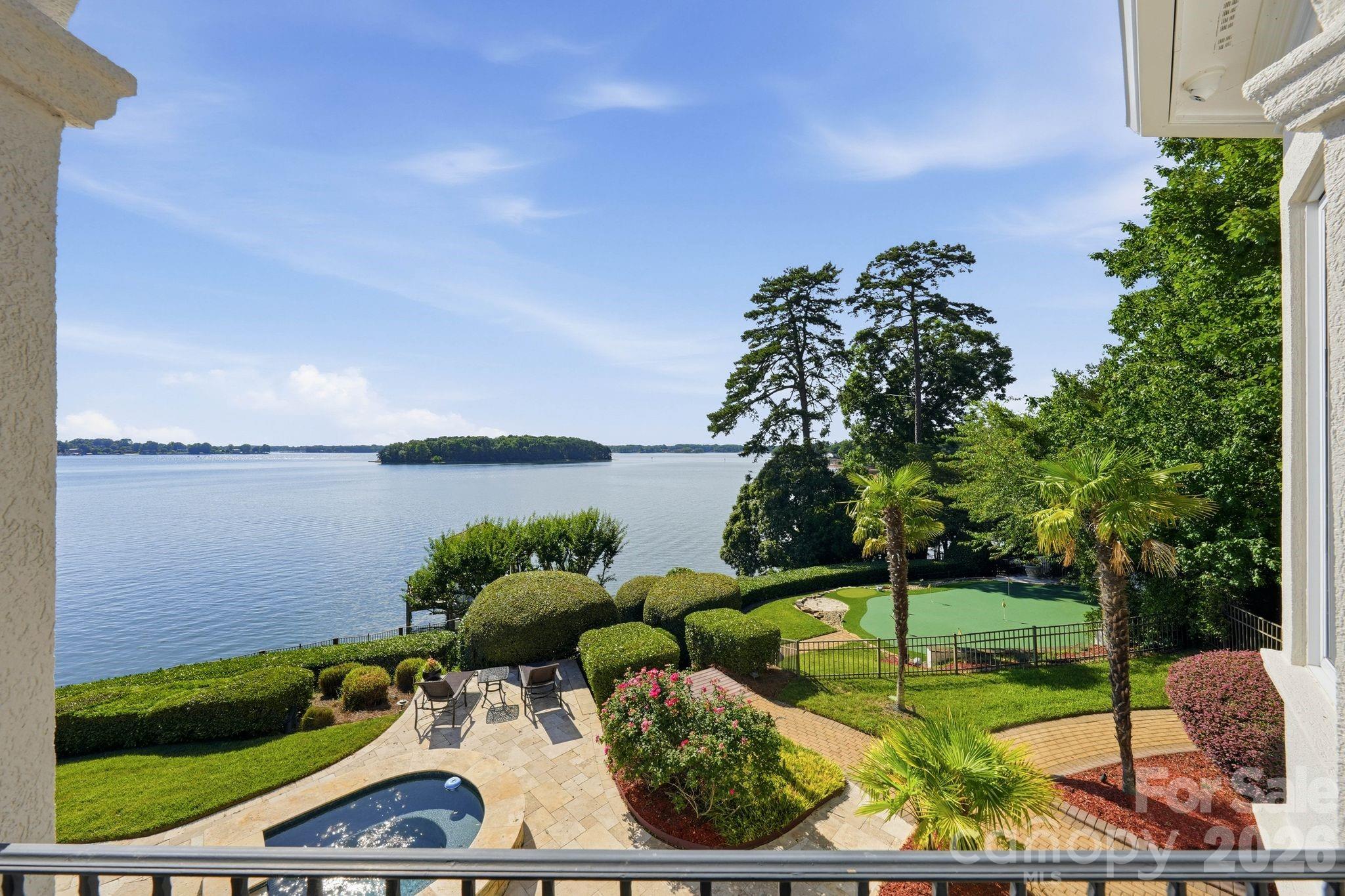 The Peninsula - Residential
