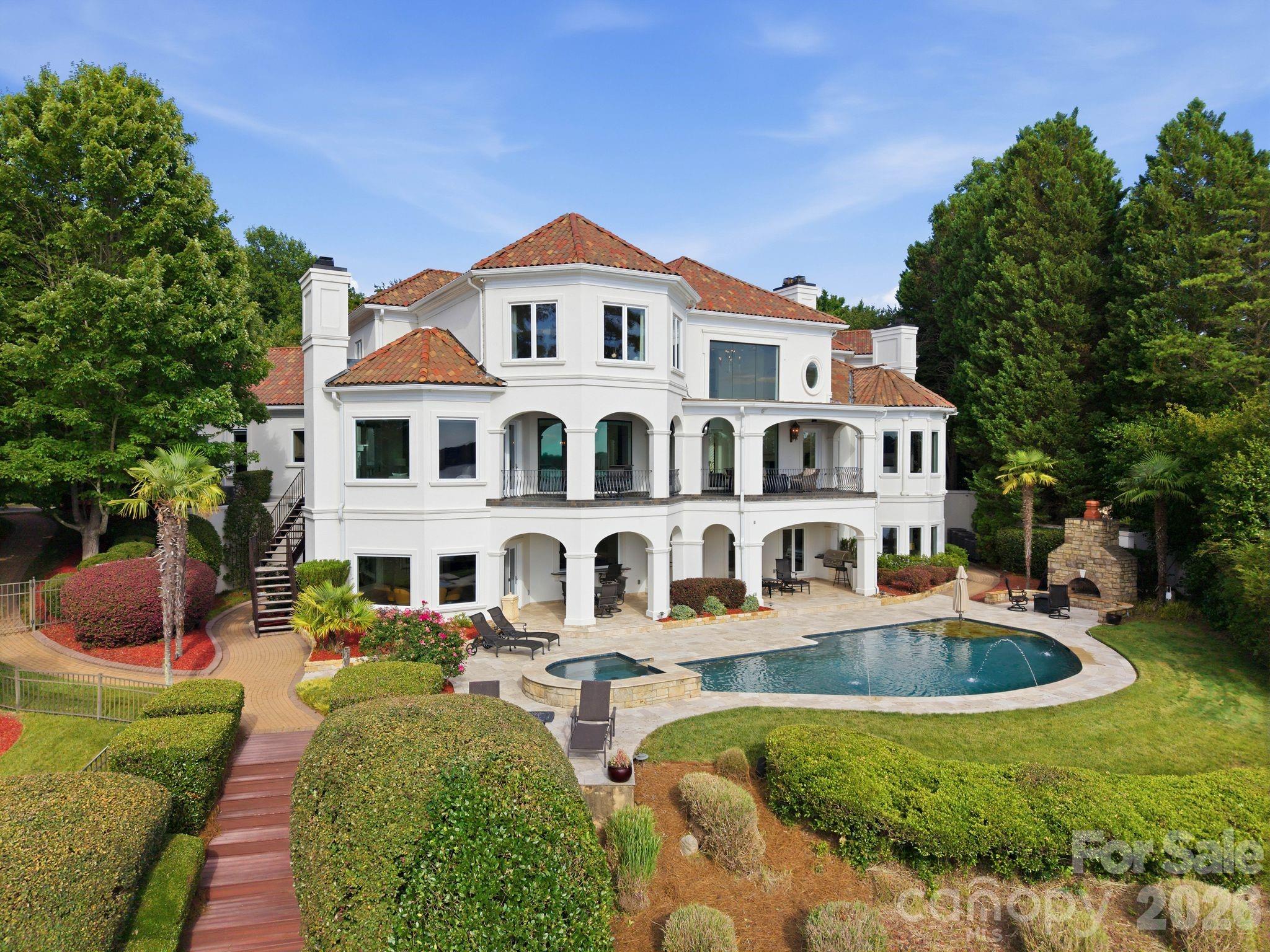 The Peninsula - Residential