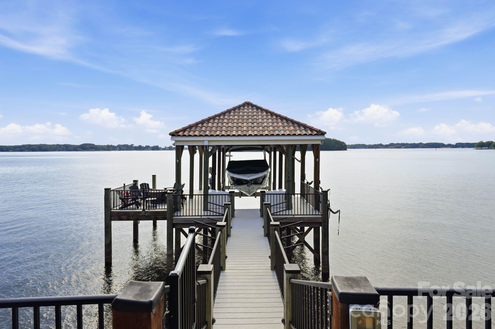 The Peninsula - Residential