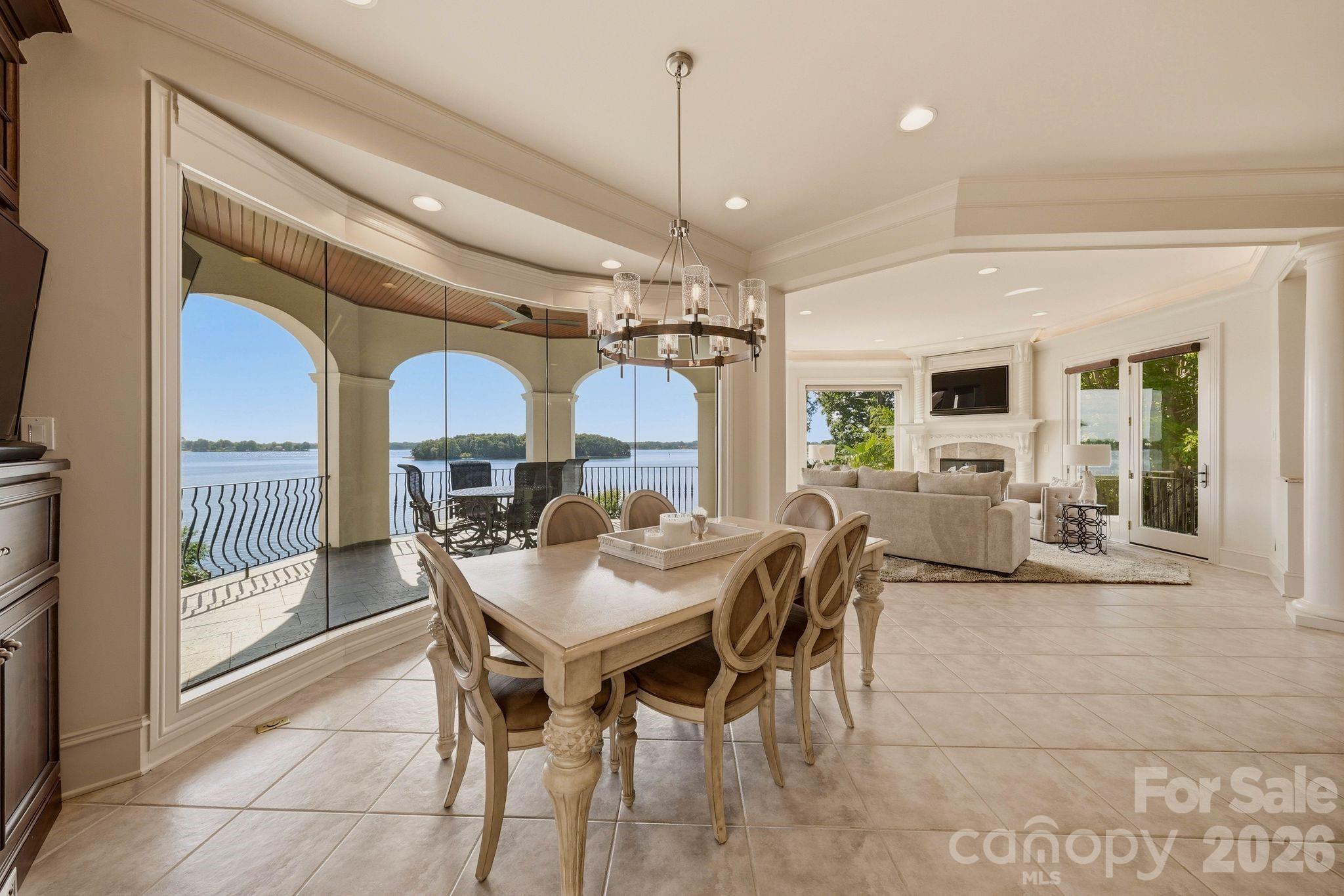The Peninsula - Residential