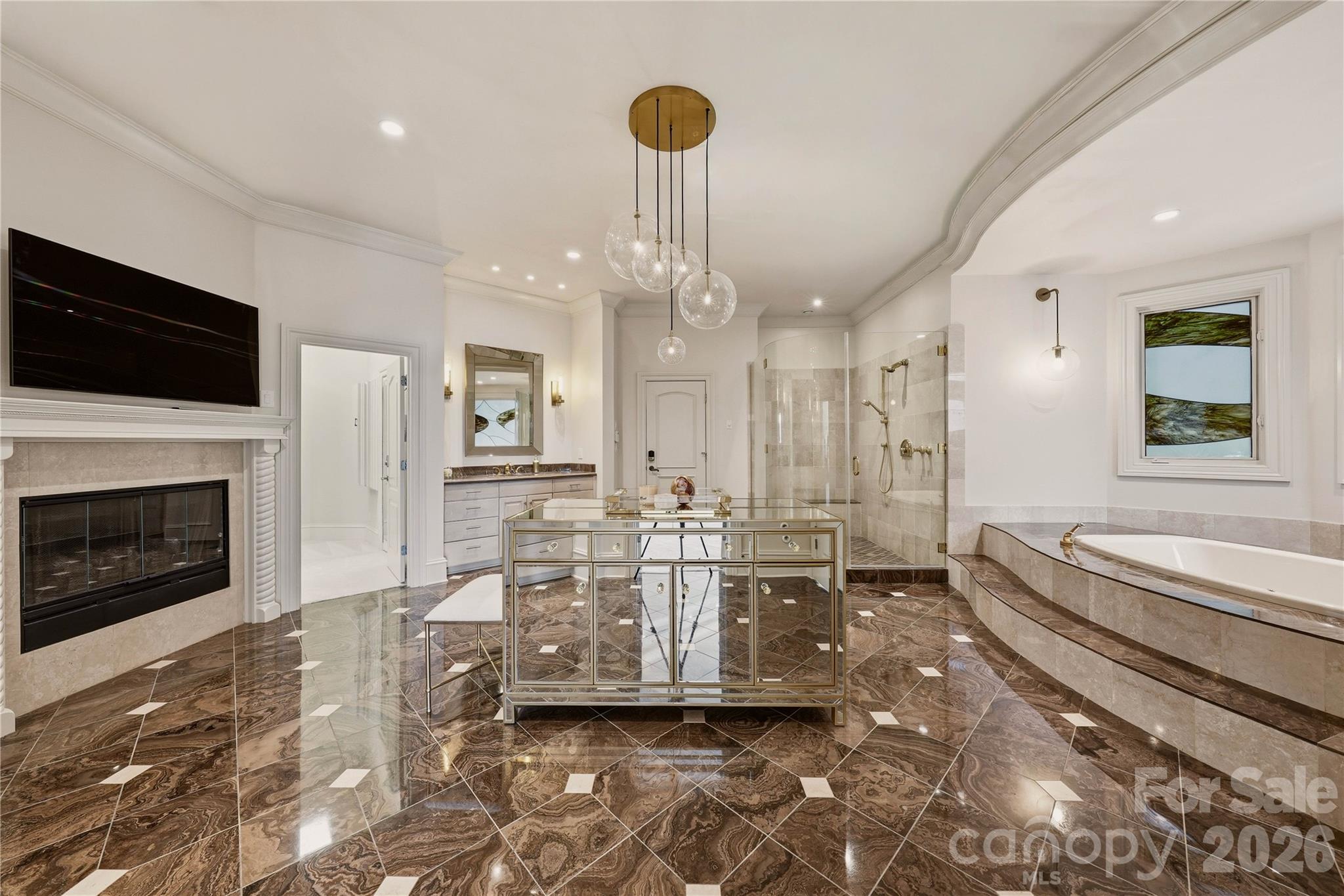 The Peninsula - Residential