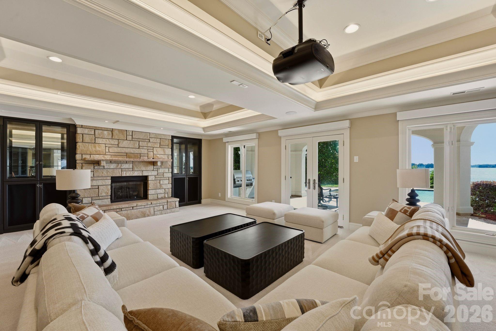 The Peninsula - Residential