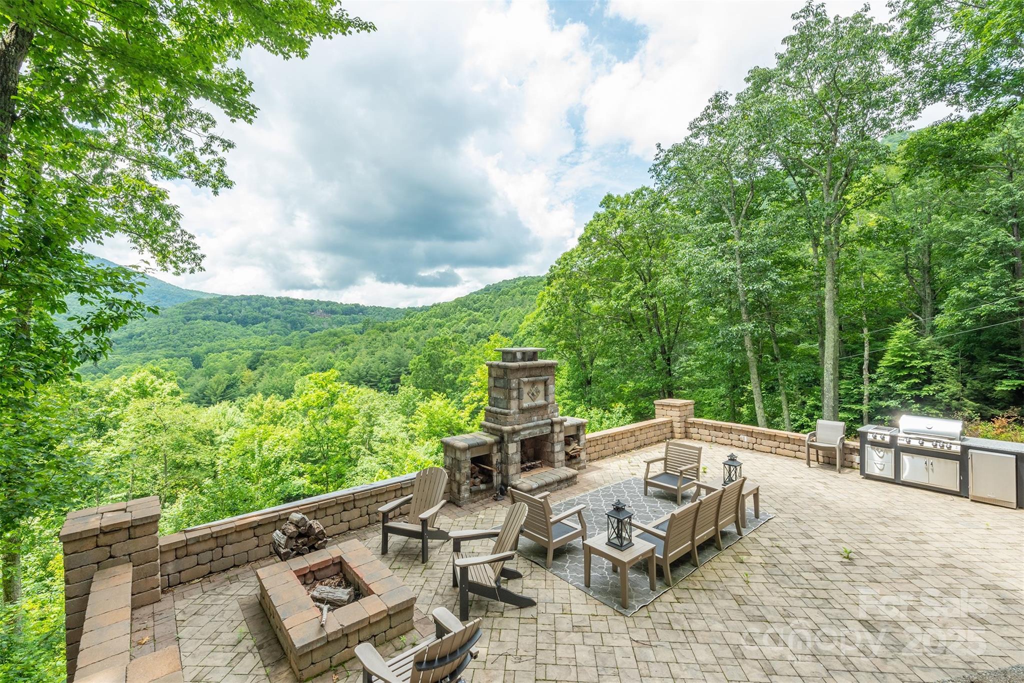 The Ridge Tops of Hawks Nest - Residential