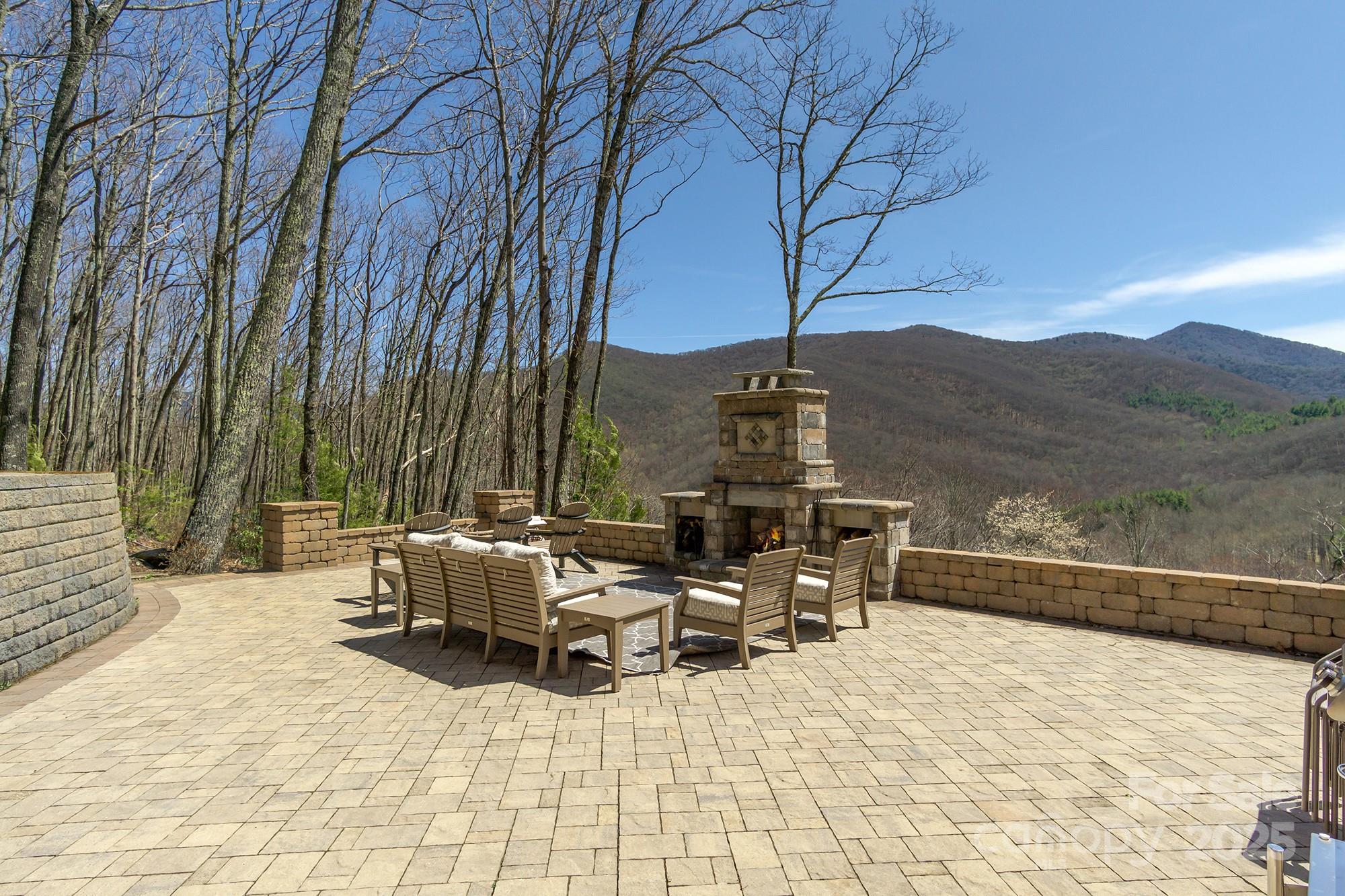 The Ridge Tops of Hawks Nest - Residential