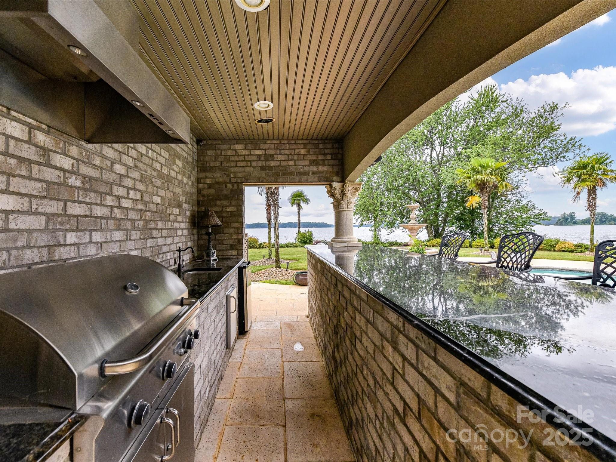 The Peninsula - Residential