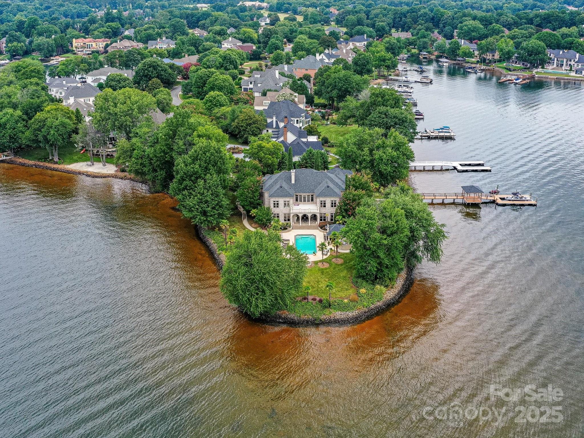 The Peninsula - Residential