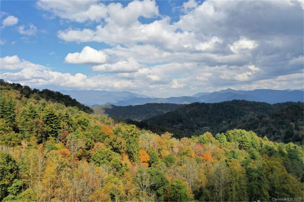A well established and restricted development onl 2.5 miles from WCU.  A great location with good roads, wooded and great views.  The perfect place for year around living or a mountain retreat.  Jackson County Schools. Tax card and survey do not match